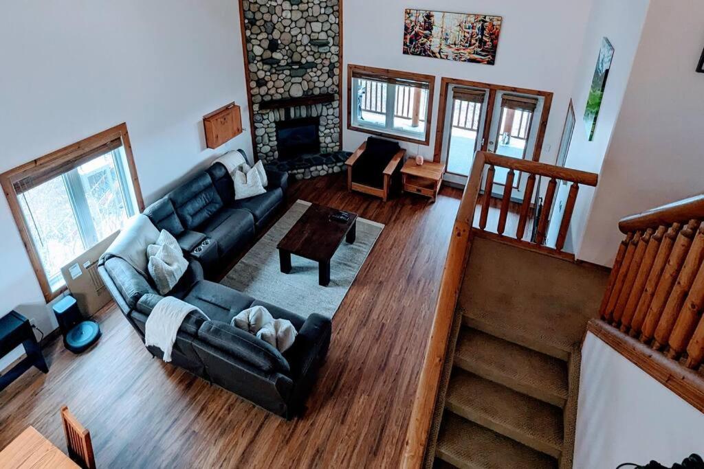 Three-Bedroom Apartment photo 1
