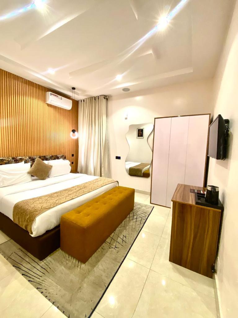 Deluxe Single Room