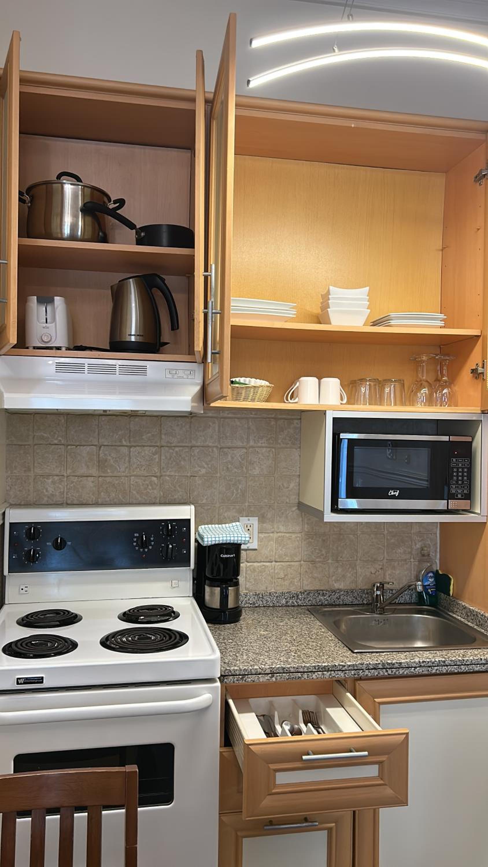 Deluxe Suite - Photo 11