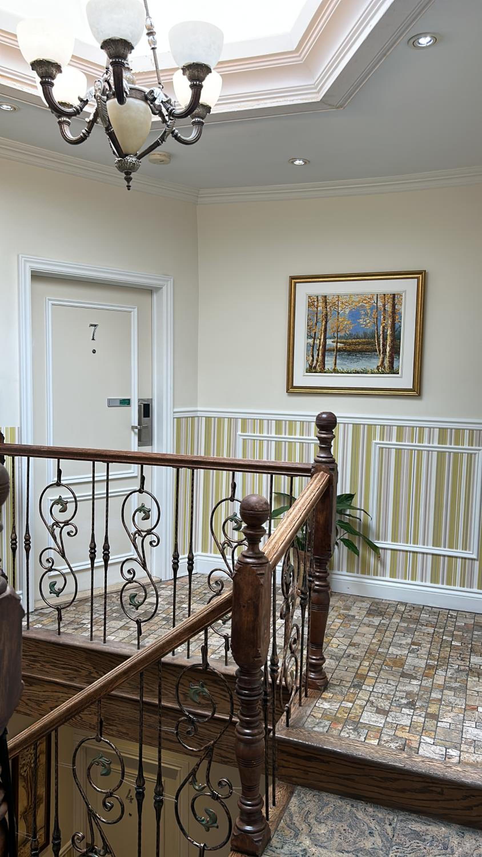 Deluxe King Suite - Photo 18