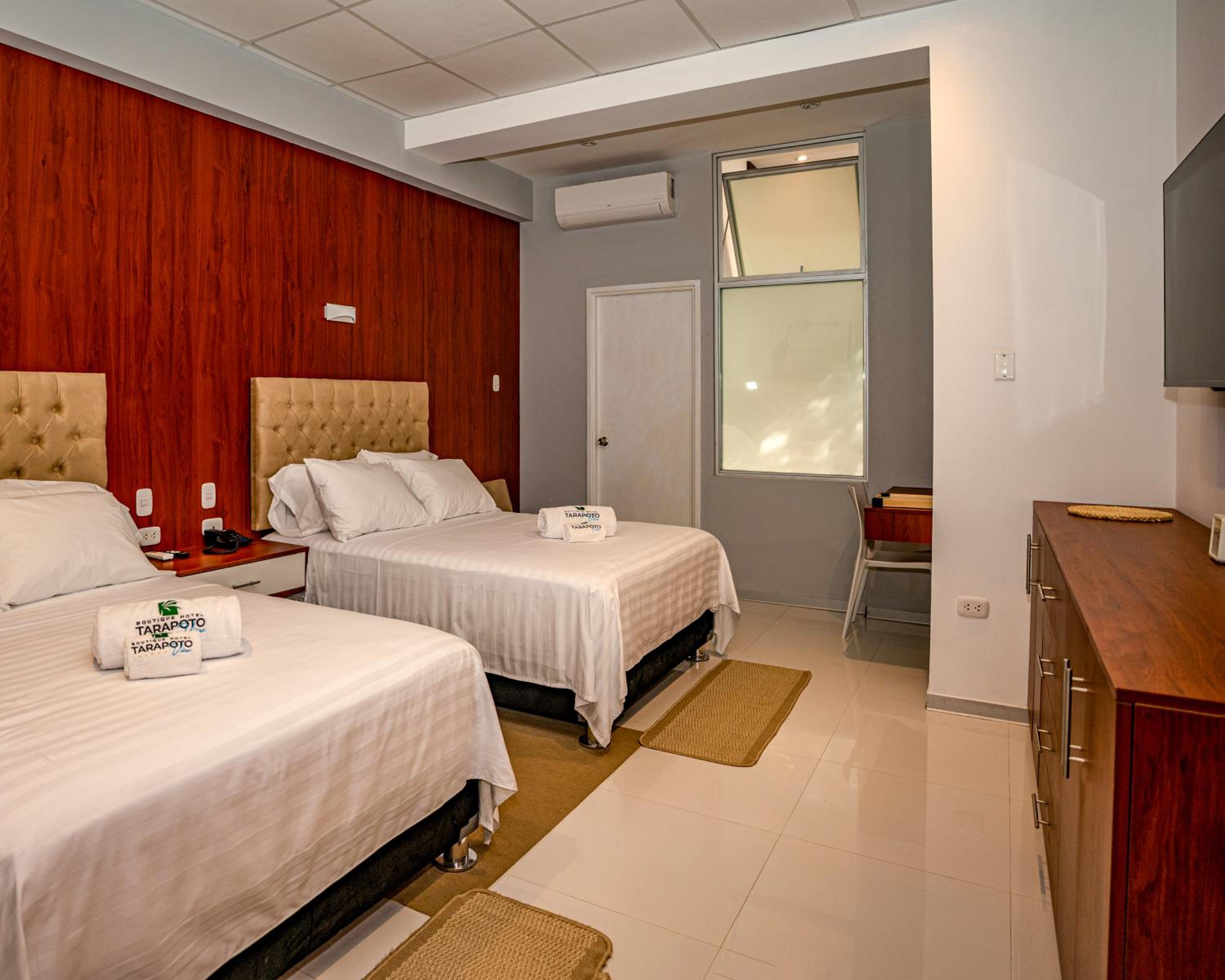 Twin Room with Bath photo 2