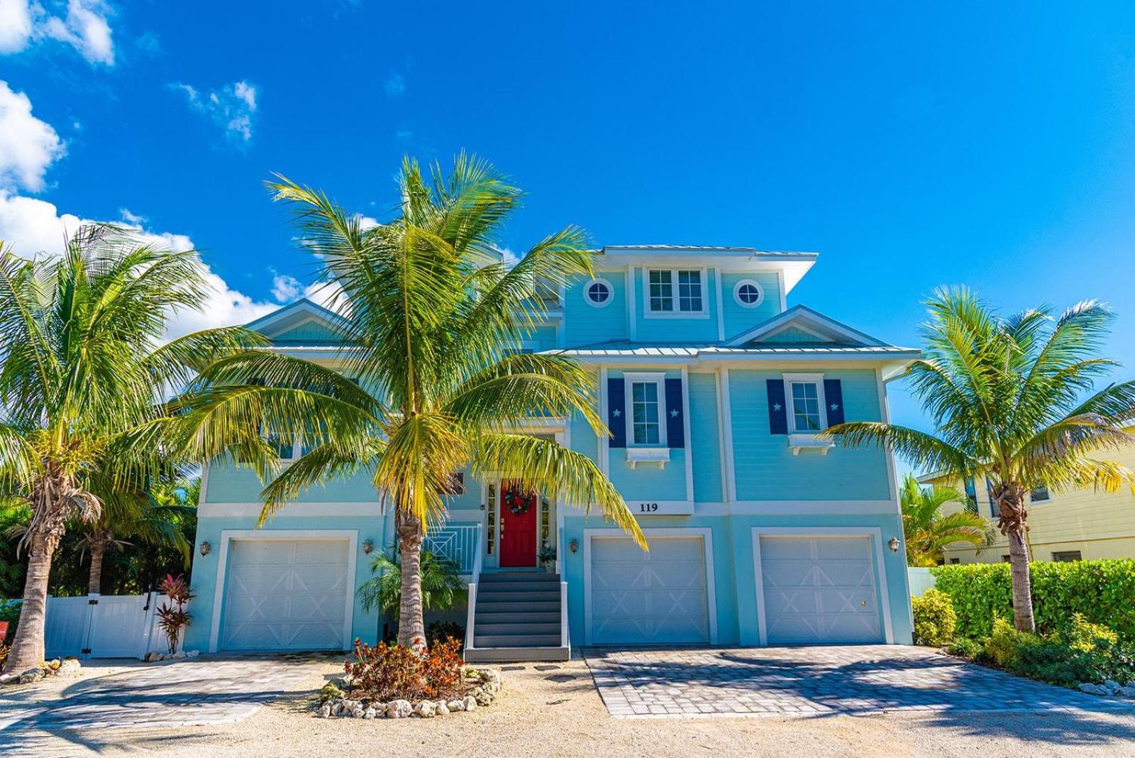 Six-Bedroom Holiday Home photo 1
