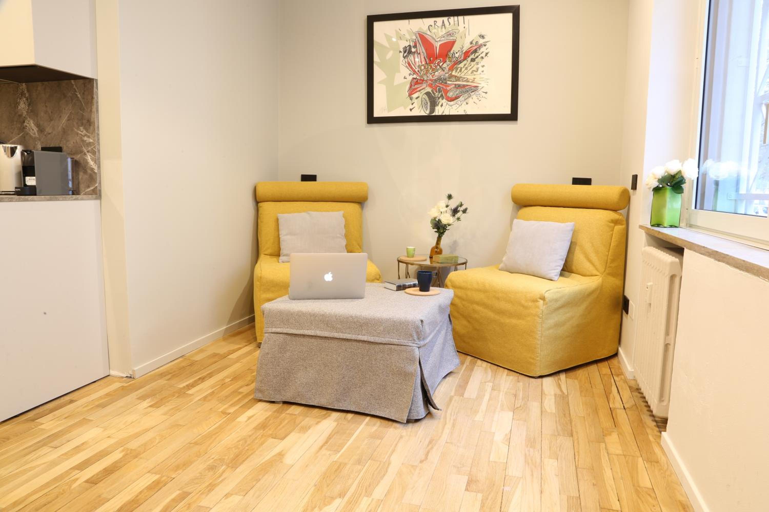 Deluxe Studio