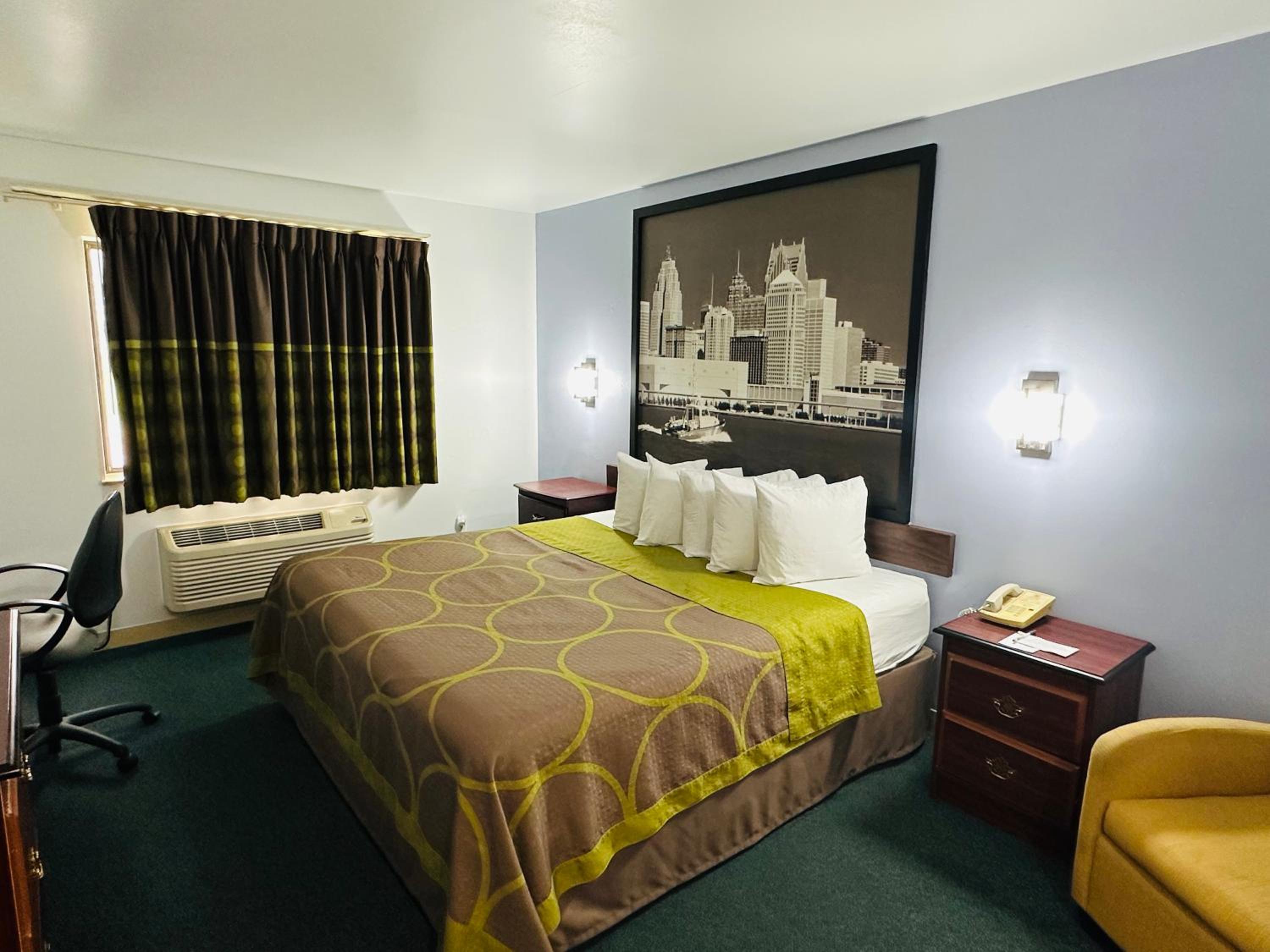 King Room - Non-Smoking - Photo 4
