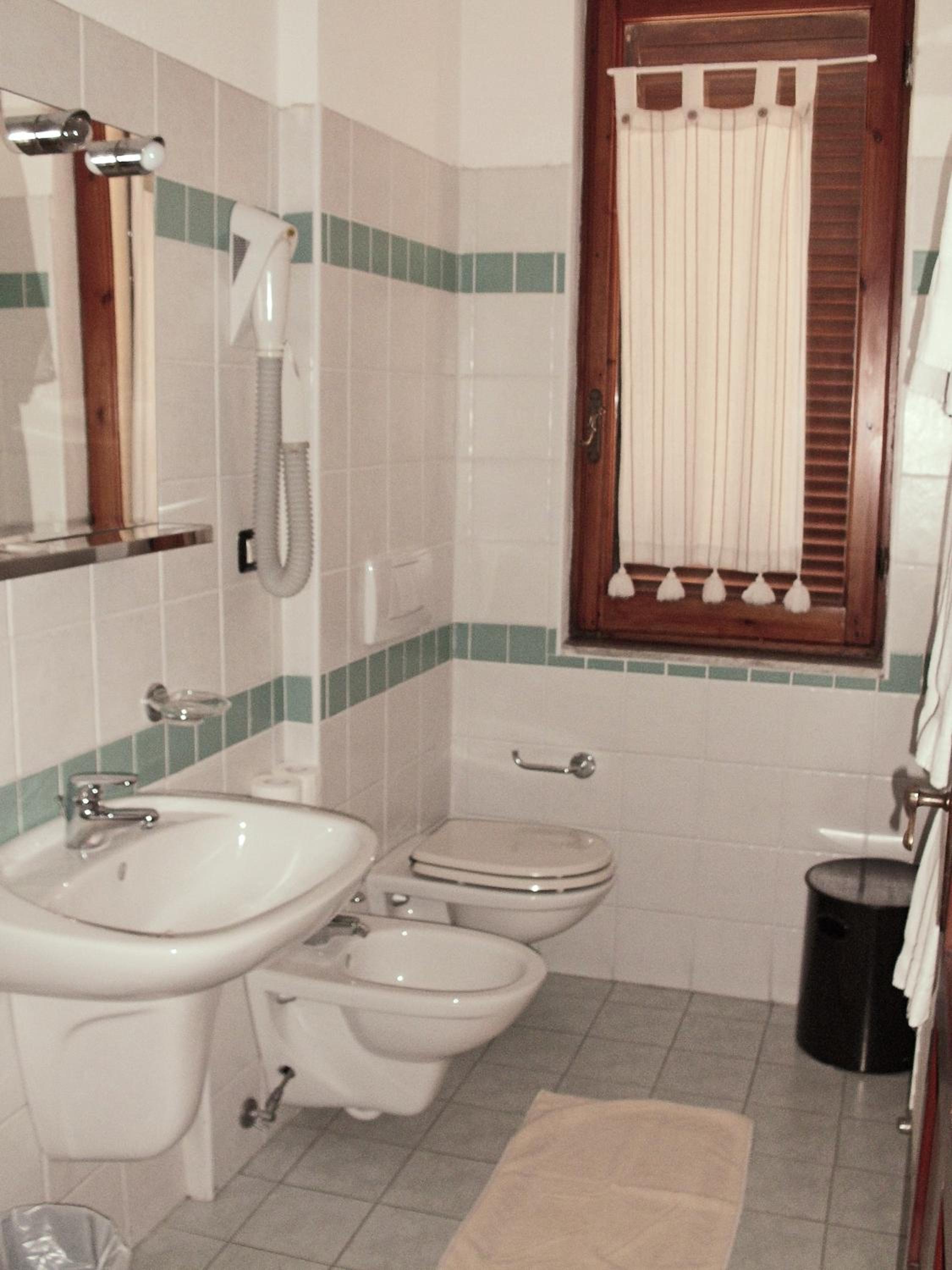 Classic Triple Room - Photo 3