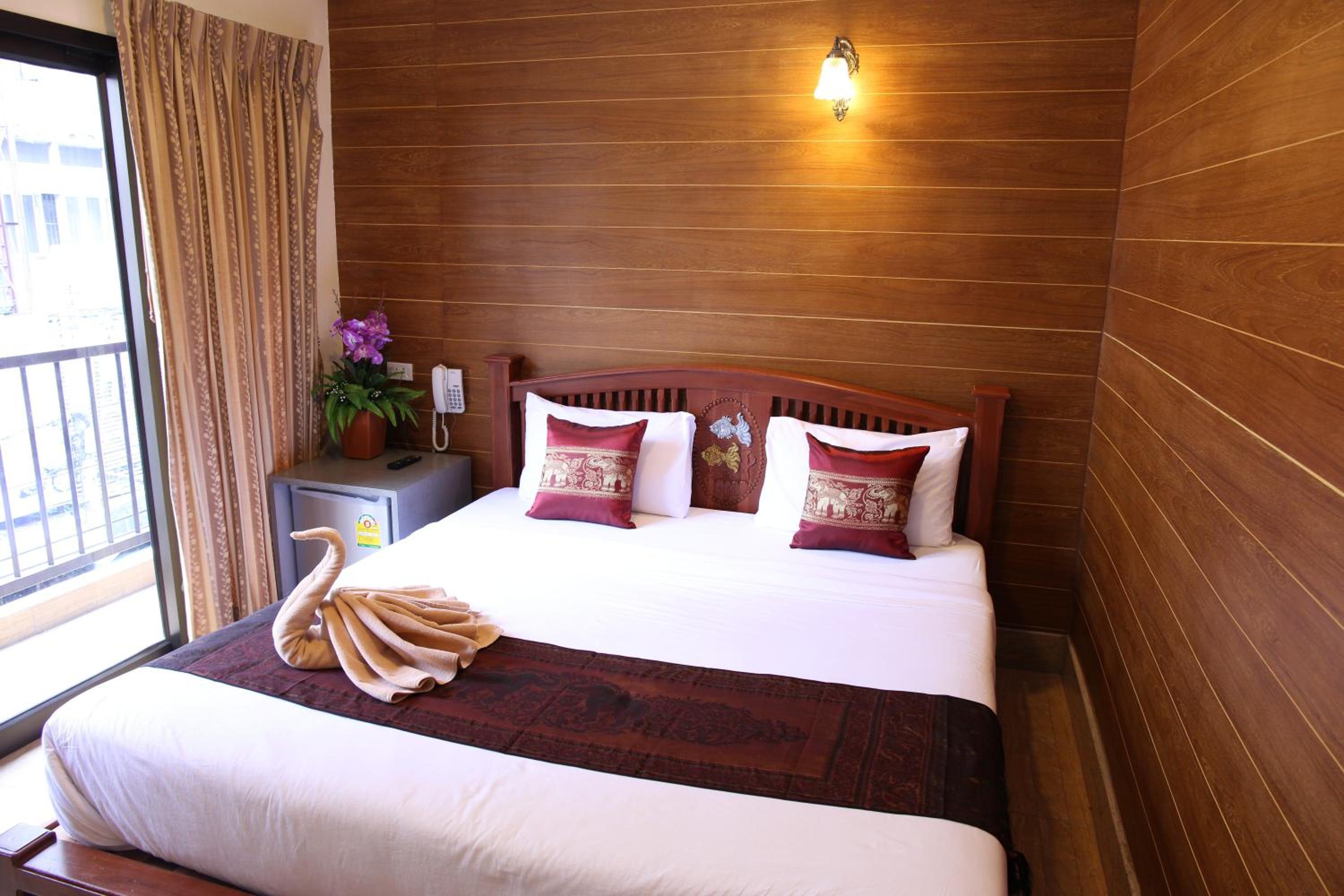 Deluxe Double Room with Balcony photo 3