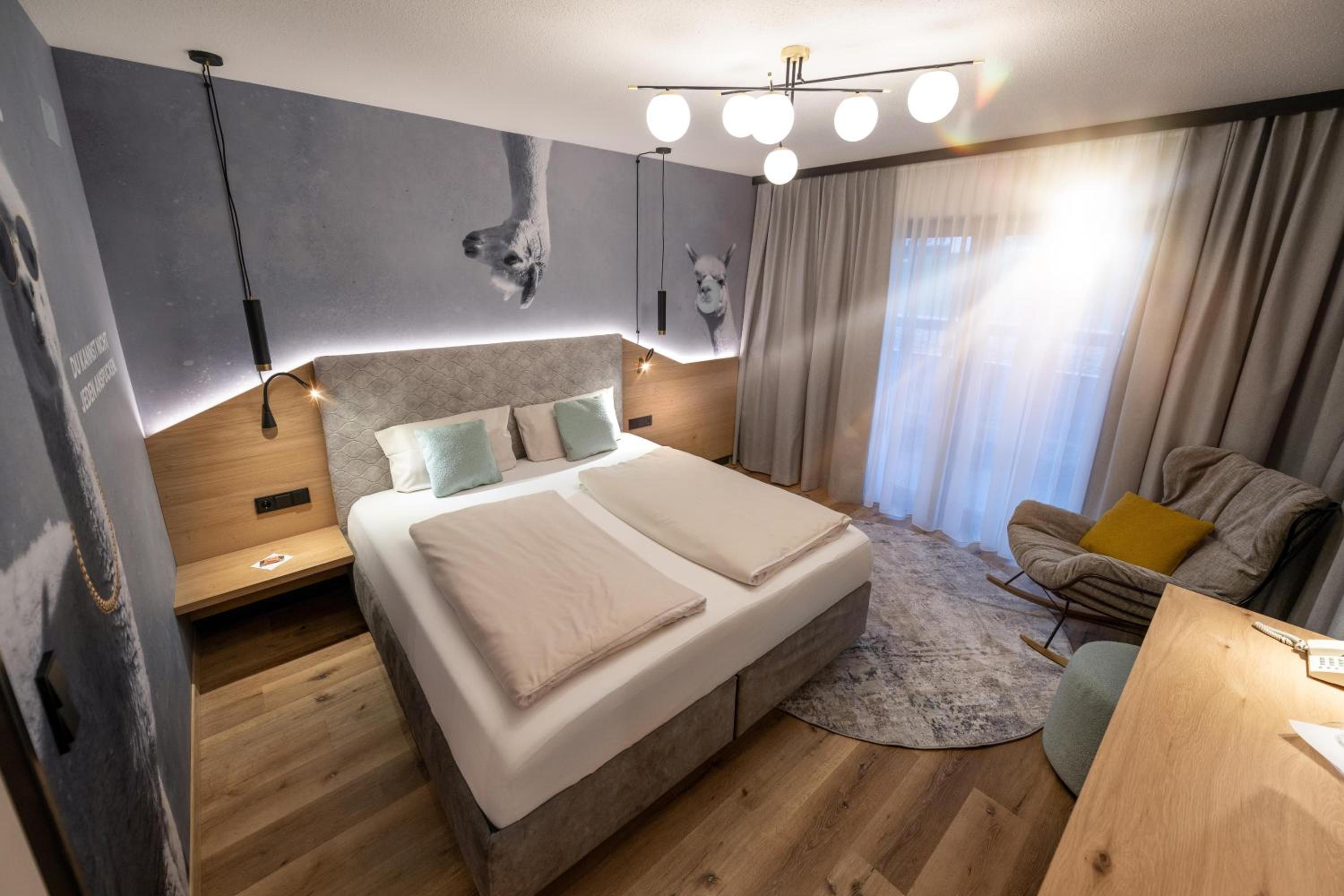 Classic Double Room with Balcony photo 3