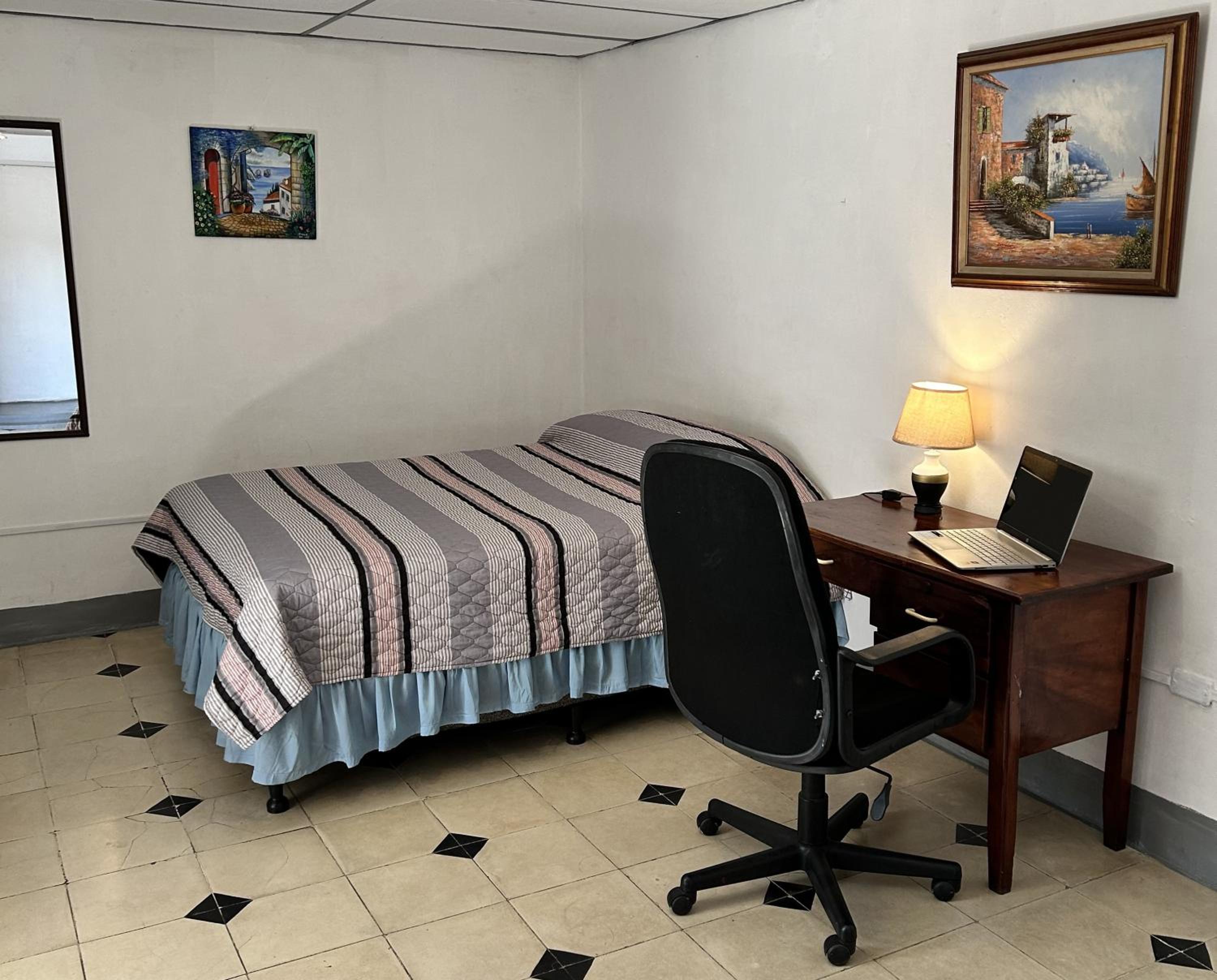 Budget Double Room photo 2