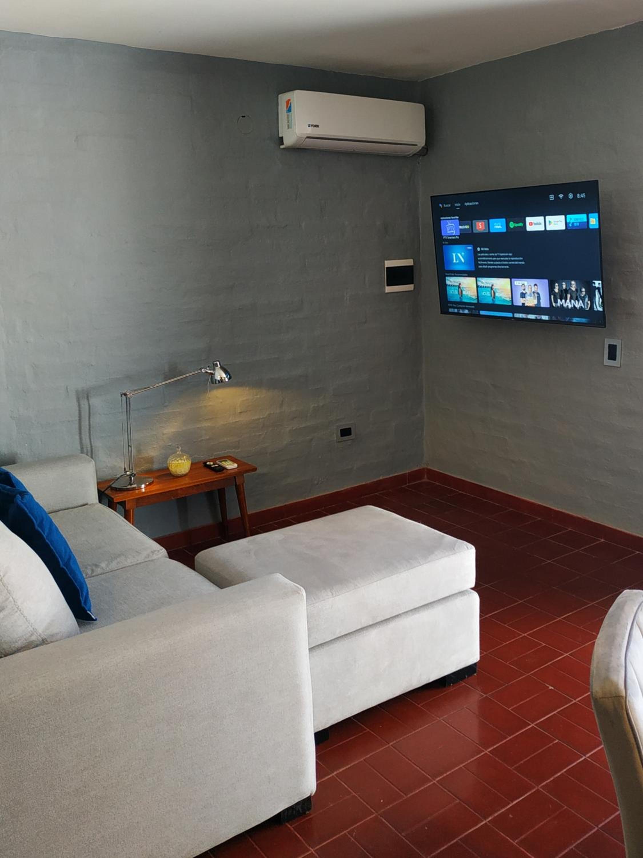 One-Bedroom House photo 2
