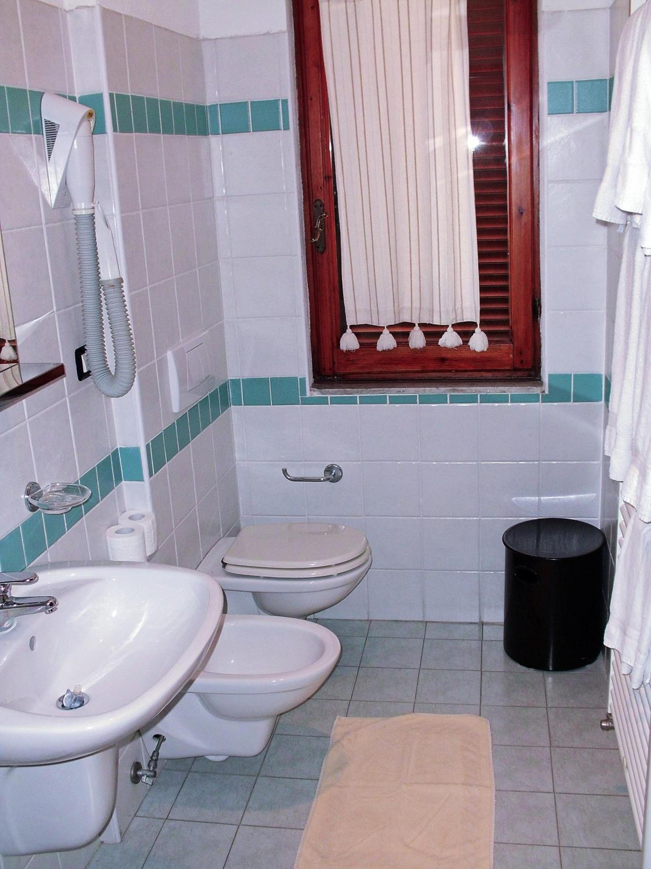 Classic Double or Twin Room - Photo 4