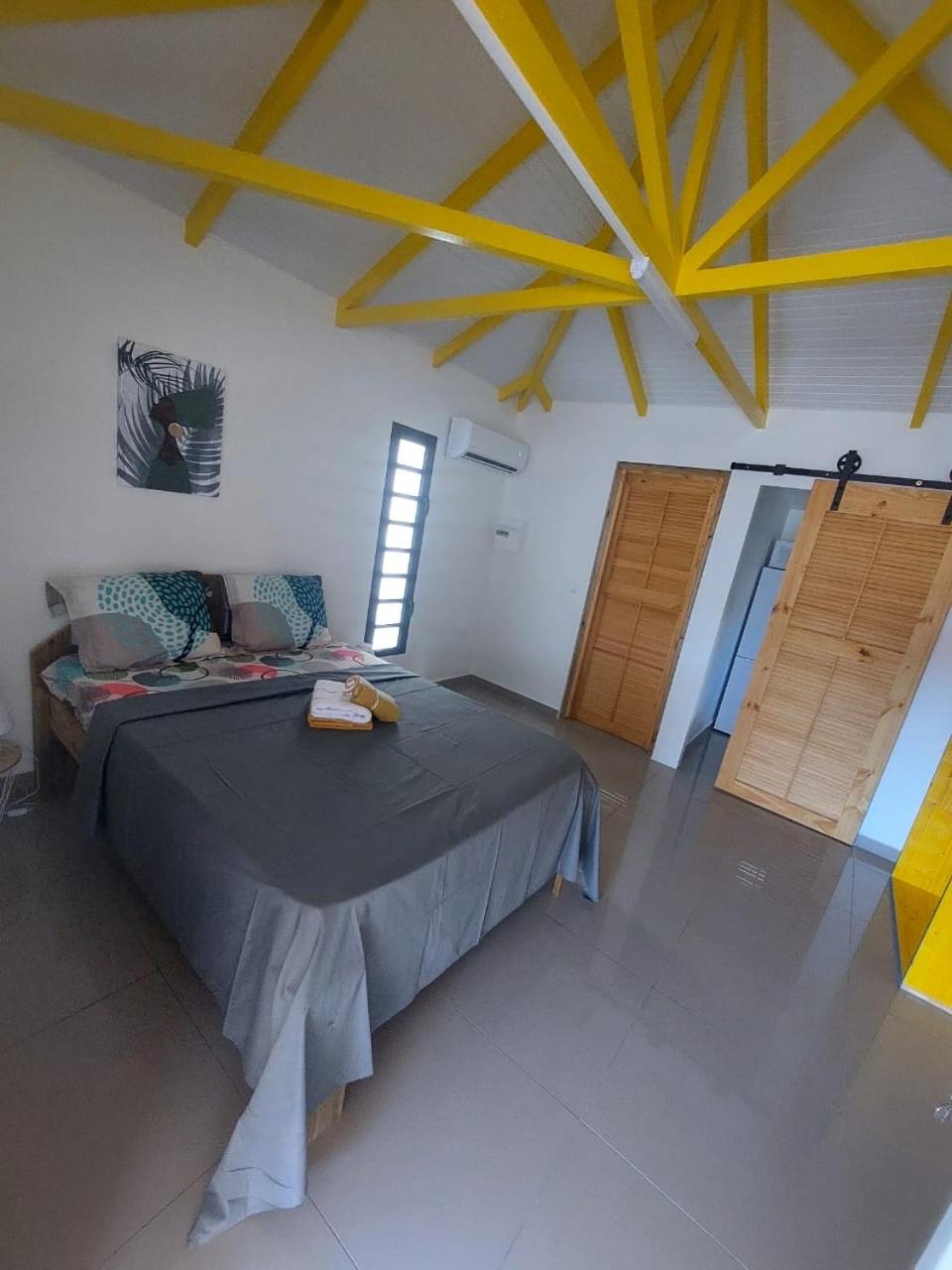 One-Bedroom House photo 1