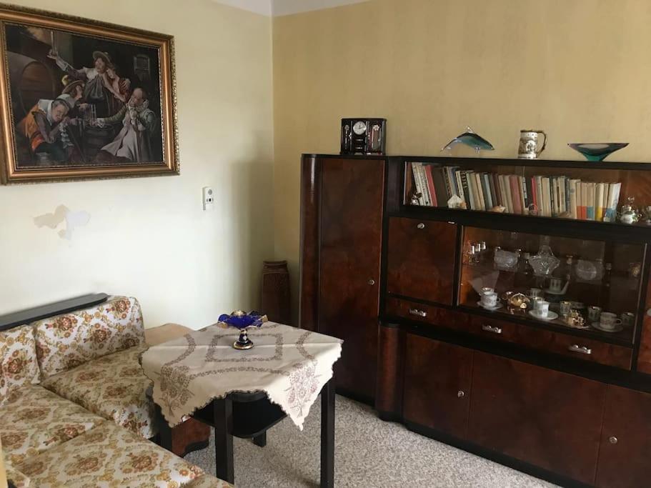 One-Bedroom House photo 1