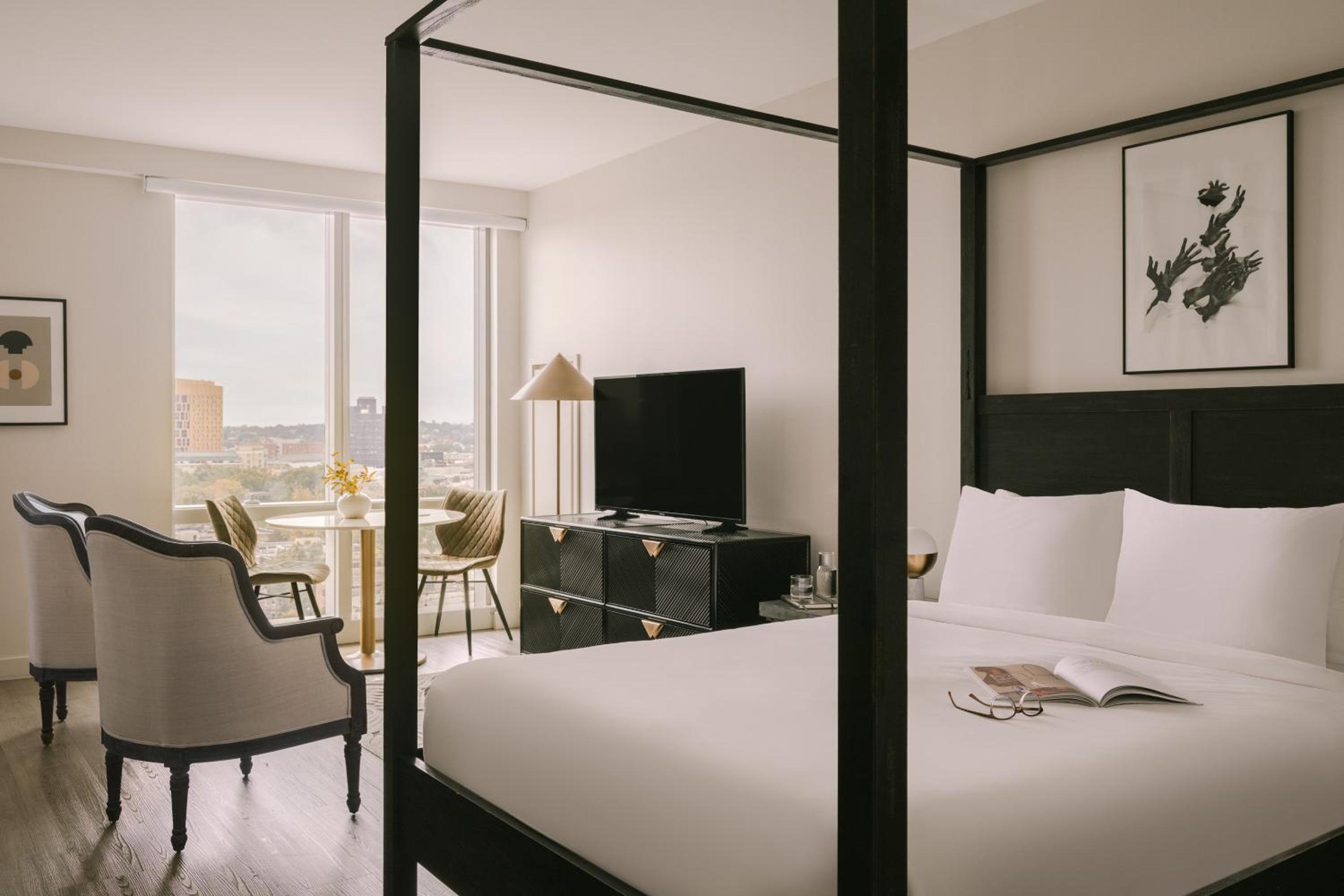 Accessible Queen Studio (Virtual Front Desk)