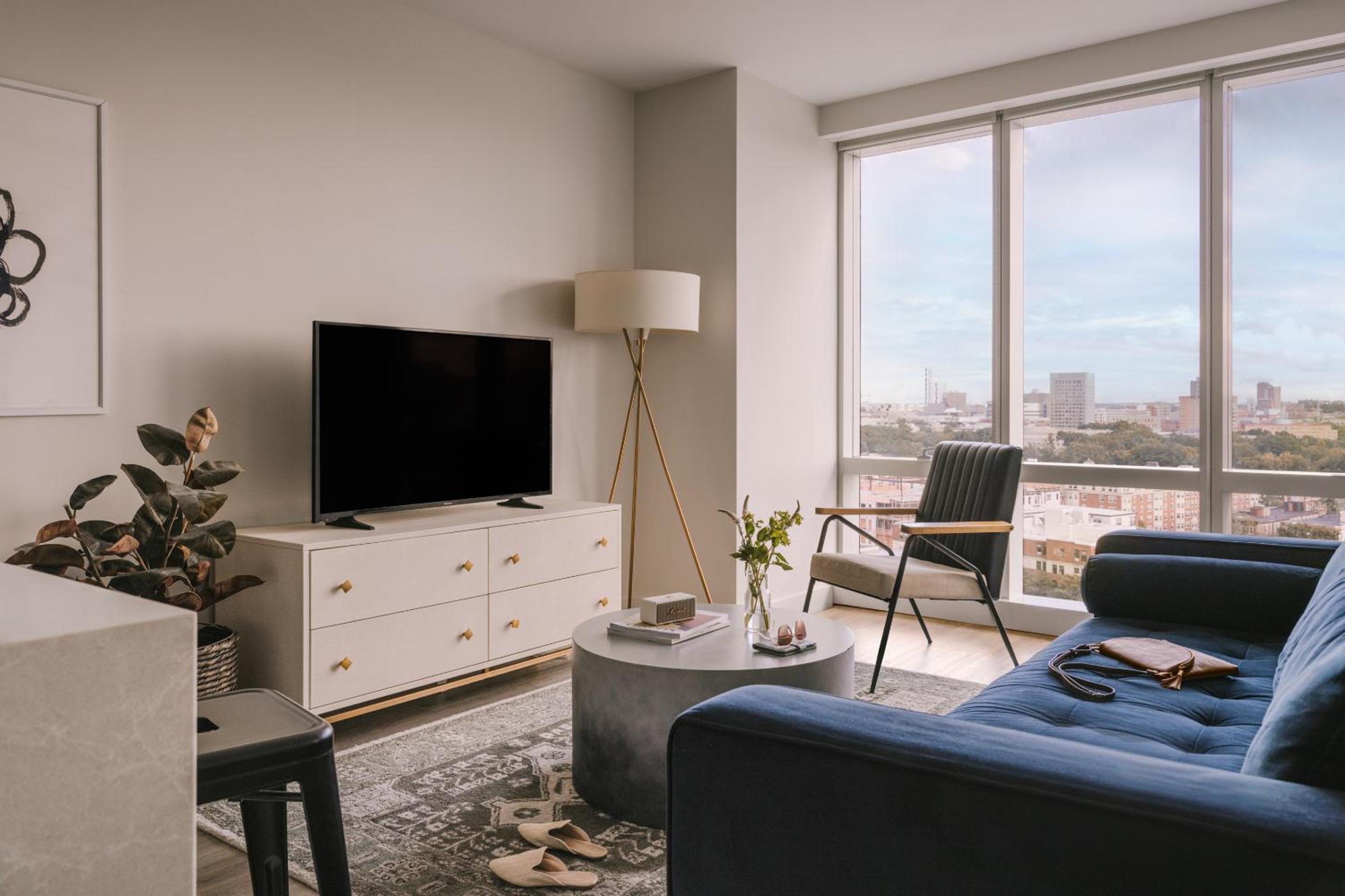 One Bedroom, King (Virtual Front Desk)