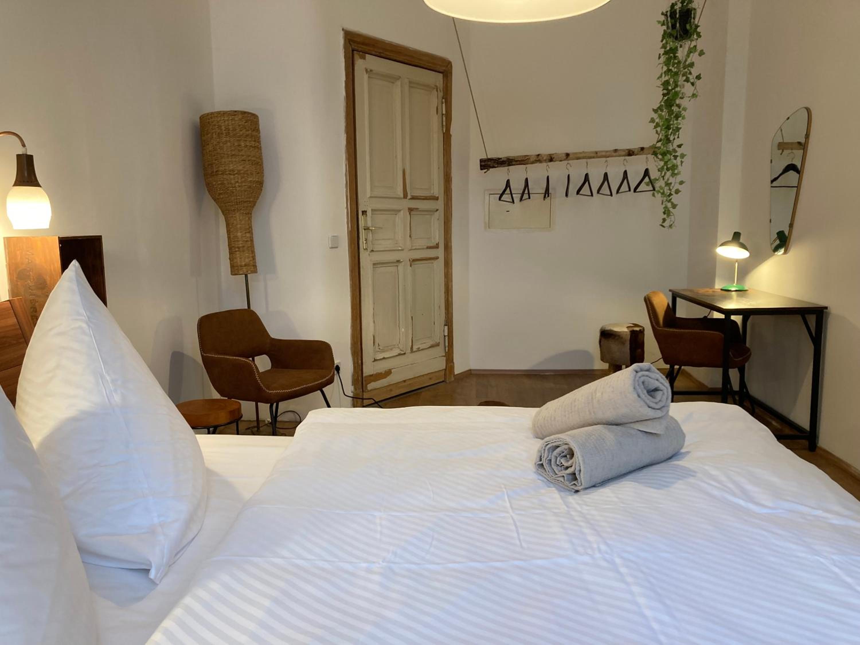 Double Room with Shared Bathroom photo 1
