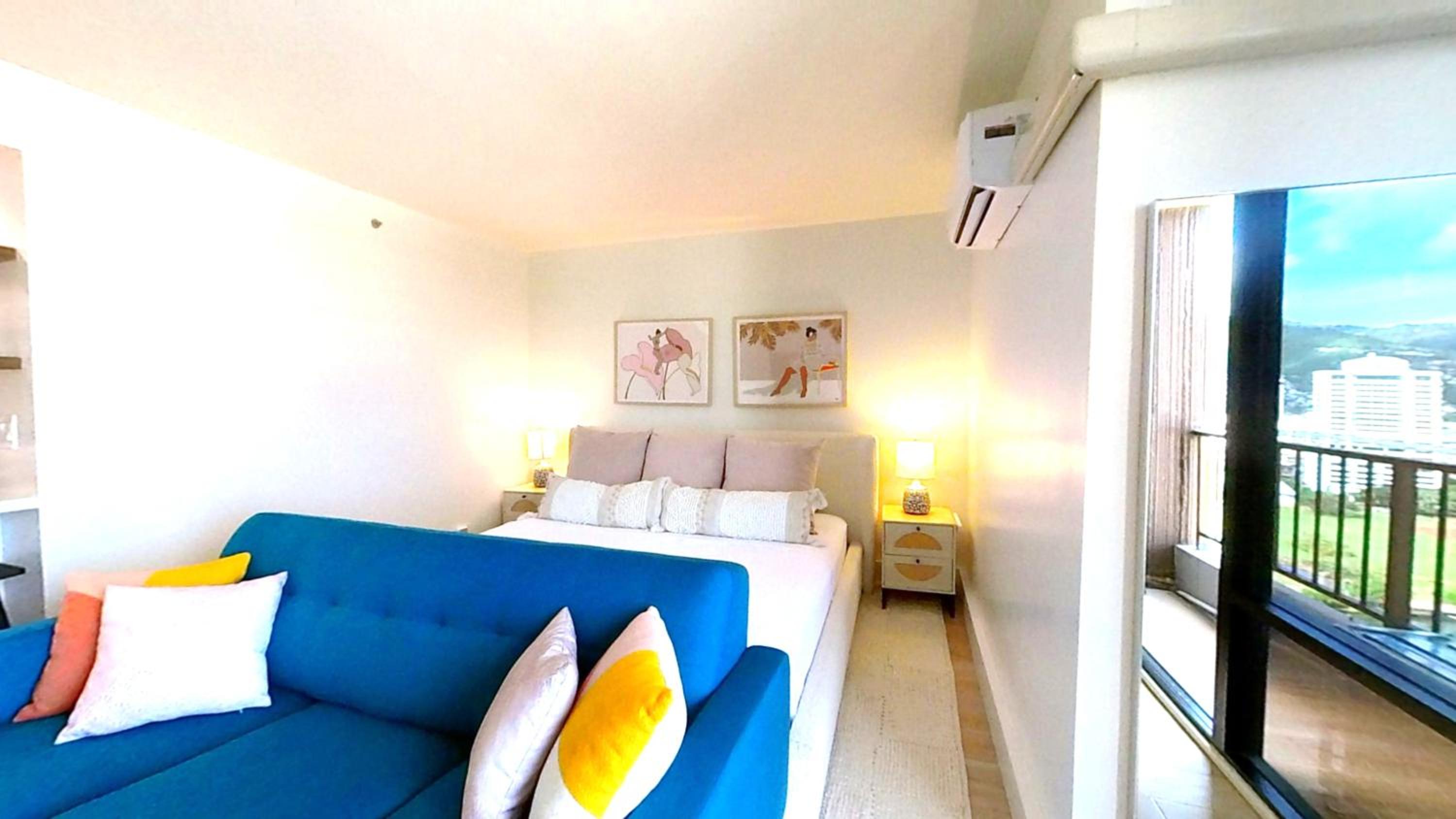 S&N Lux Suite-Free Parking-King Bed-Kitchen-WiFi: King Studio with Sofa Bed photo