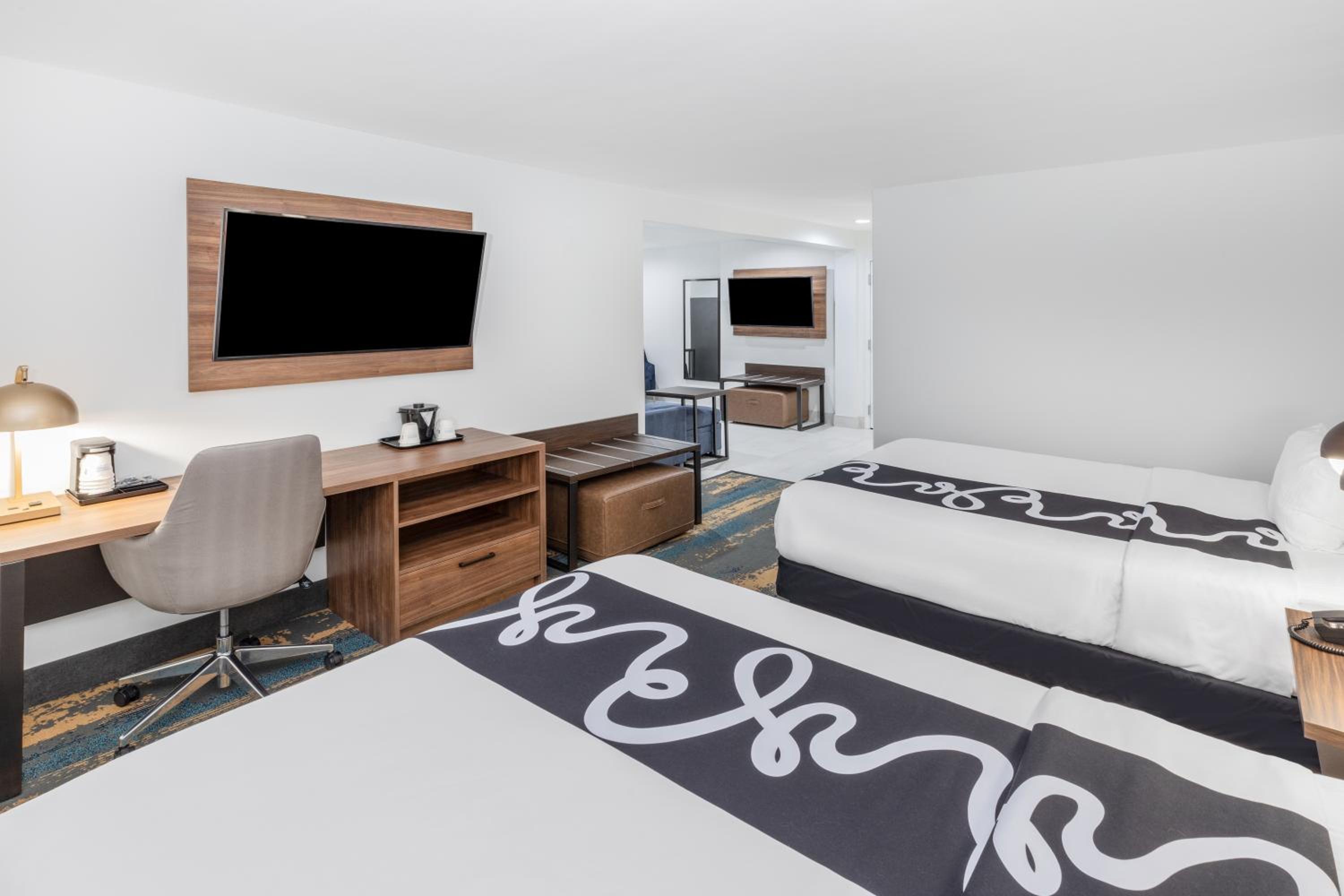 Suite with Two Queen Beds - Non-Smoking - Photo 1