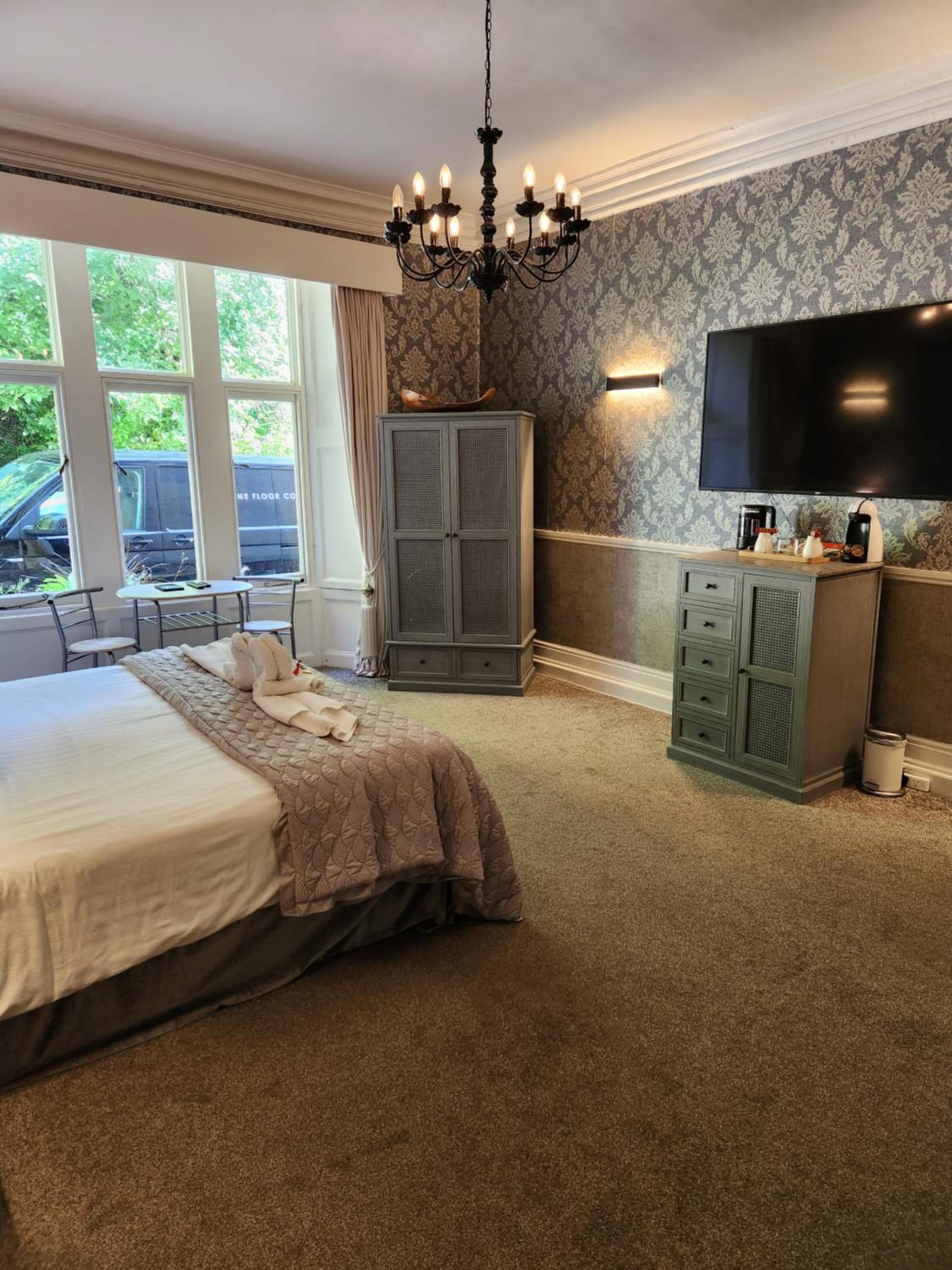 Family Room with Private Bathroom photo 3