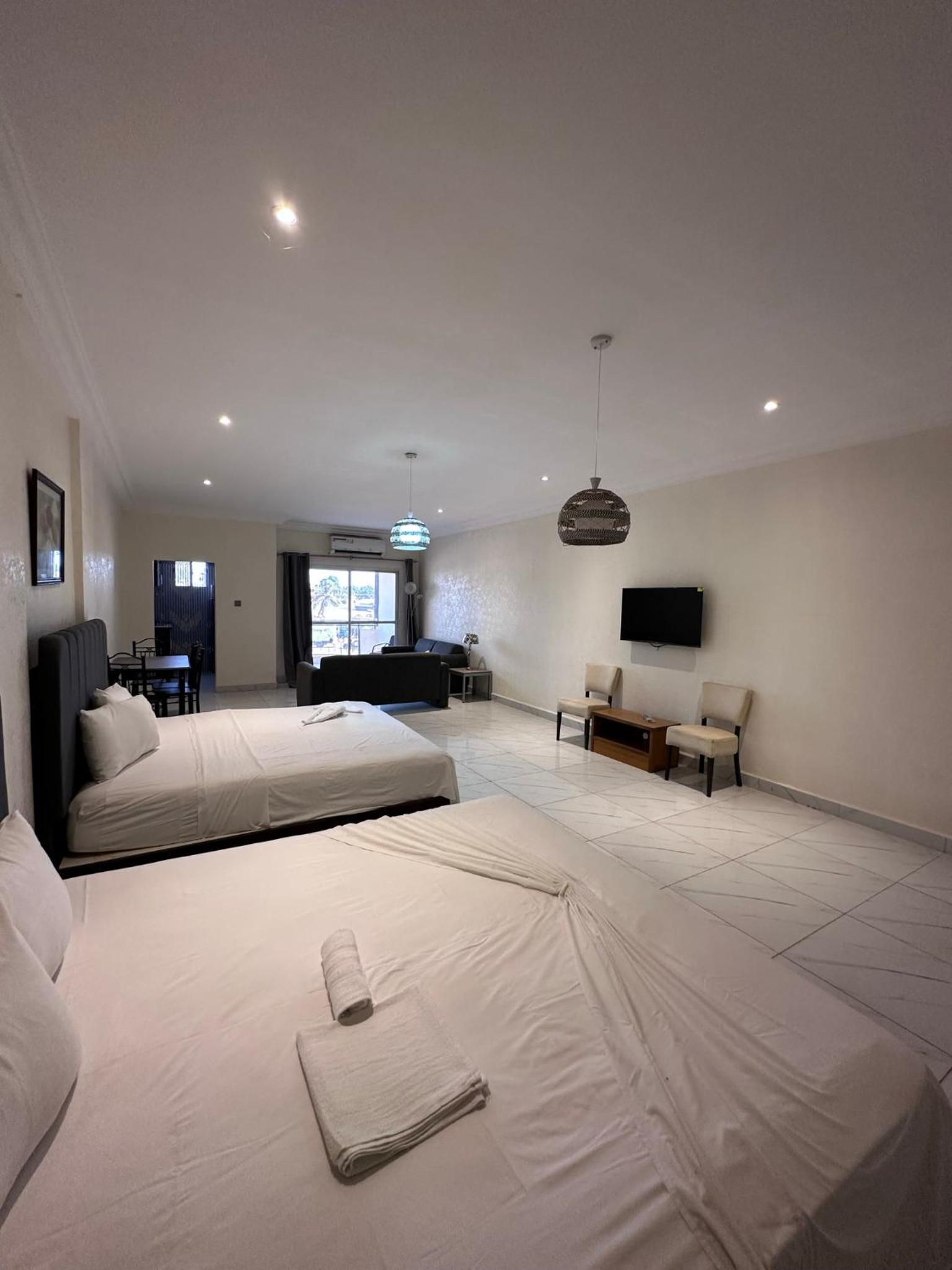 Deluxe Family Suite photo 3