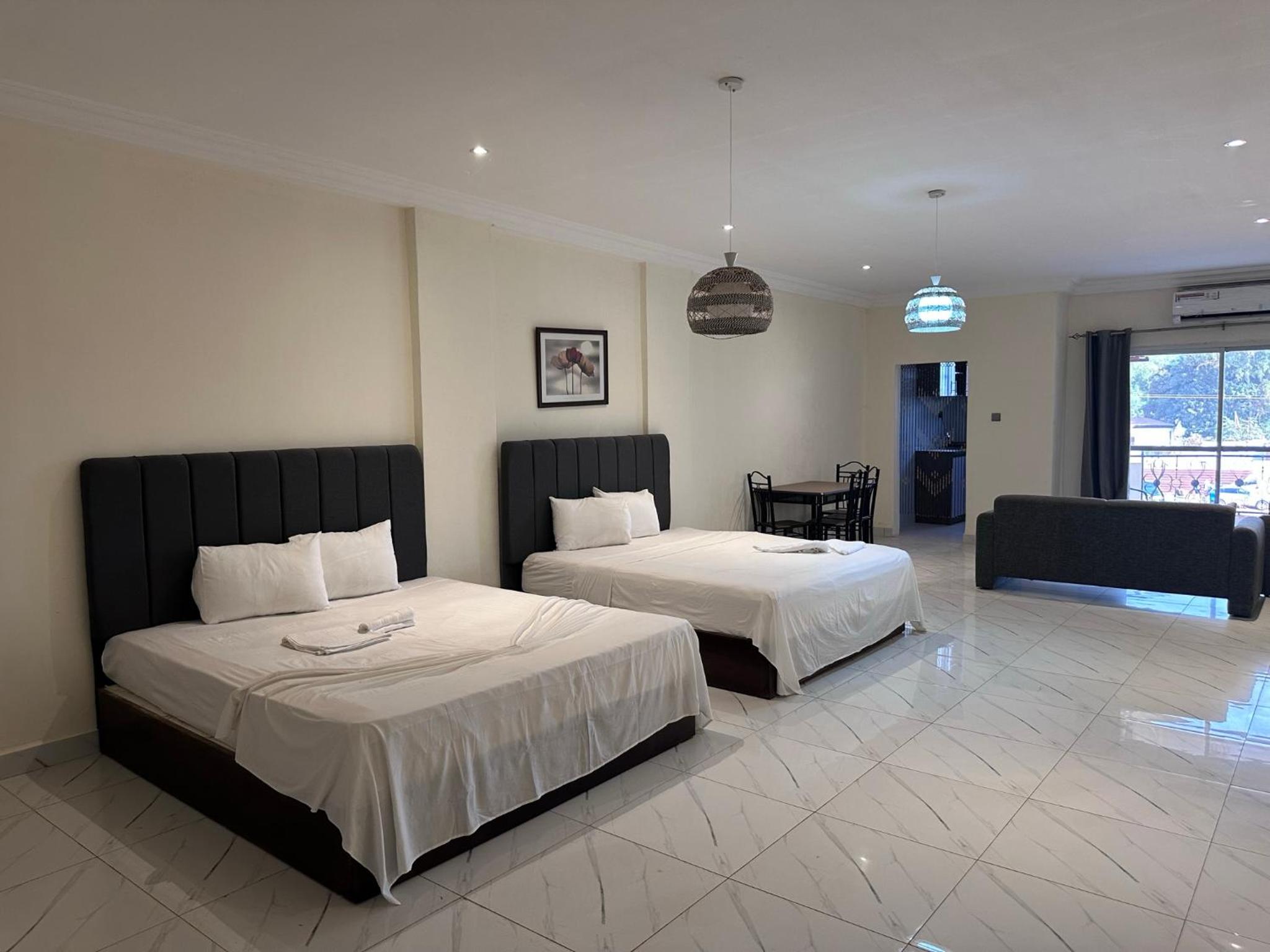 Deluxe Family Suite
