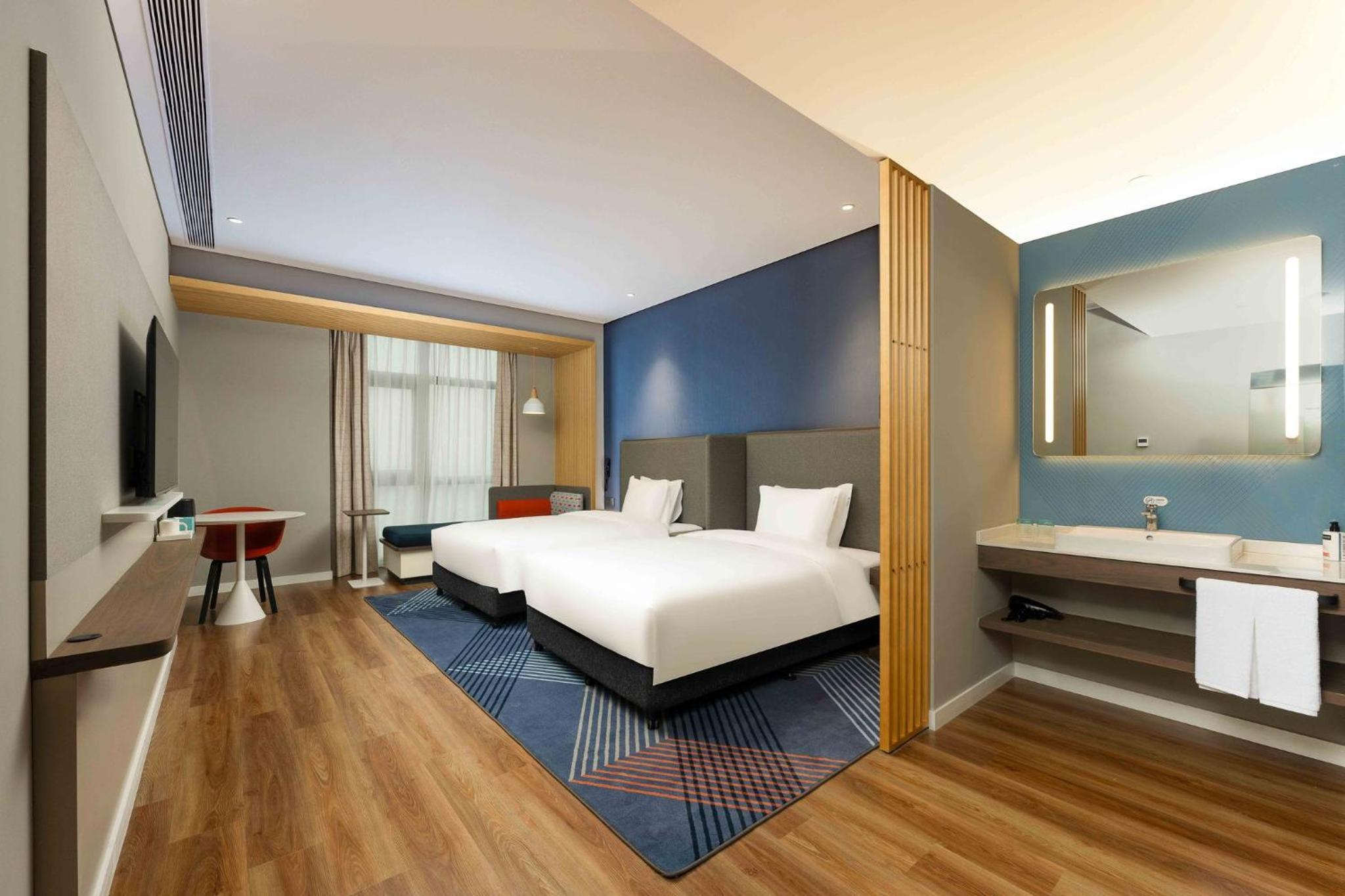 Standard Twin Room with City View photo 1