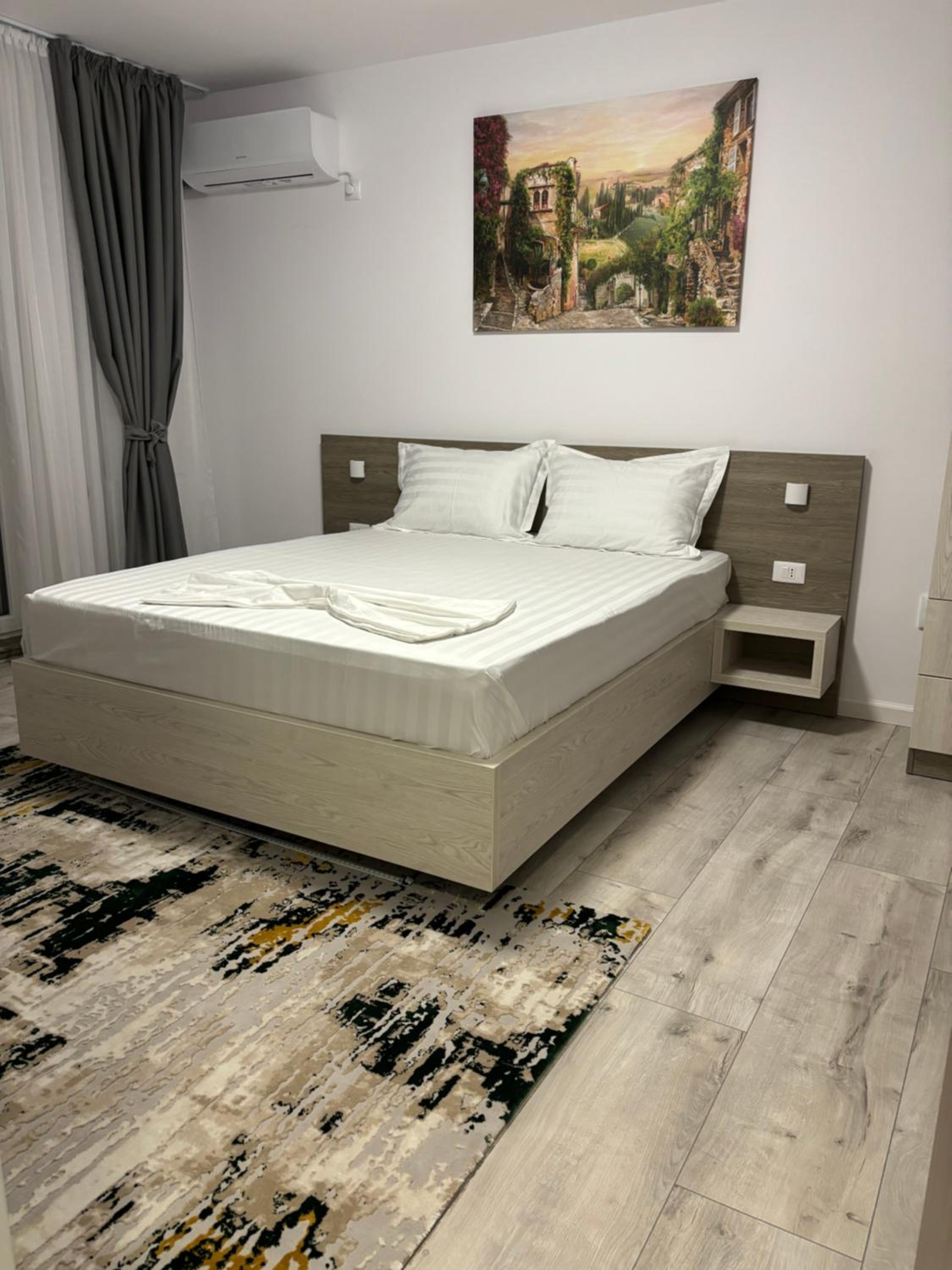 One-Bedroom Apartment photo 2