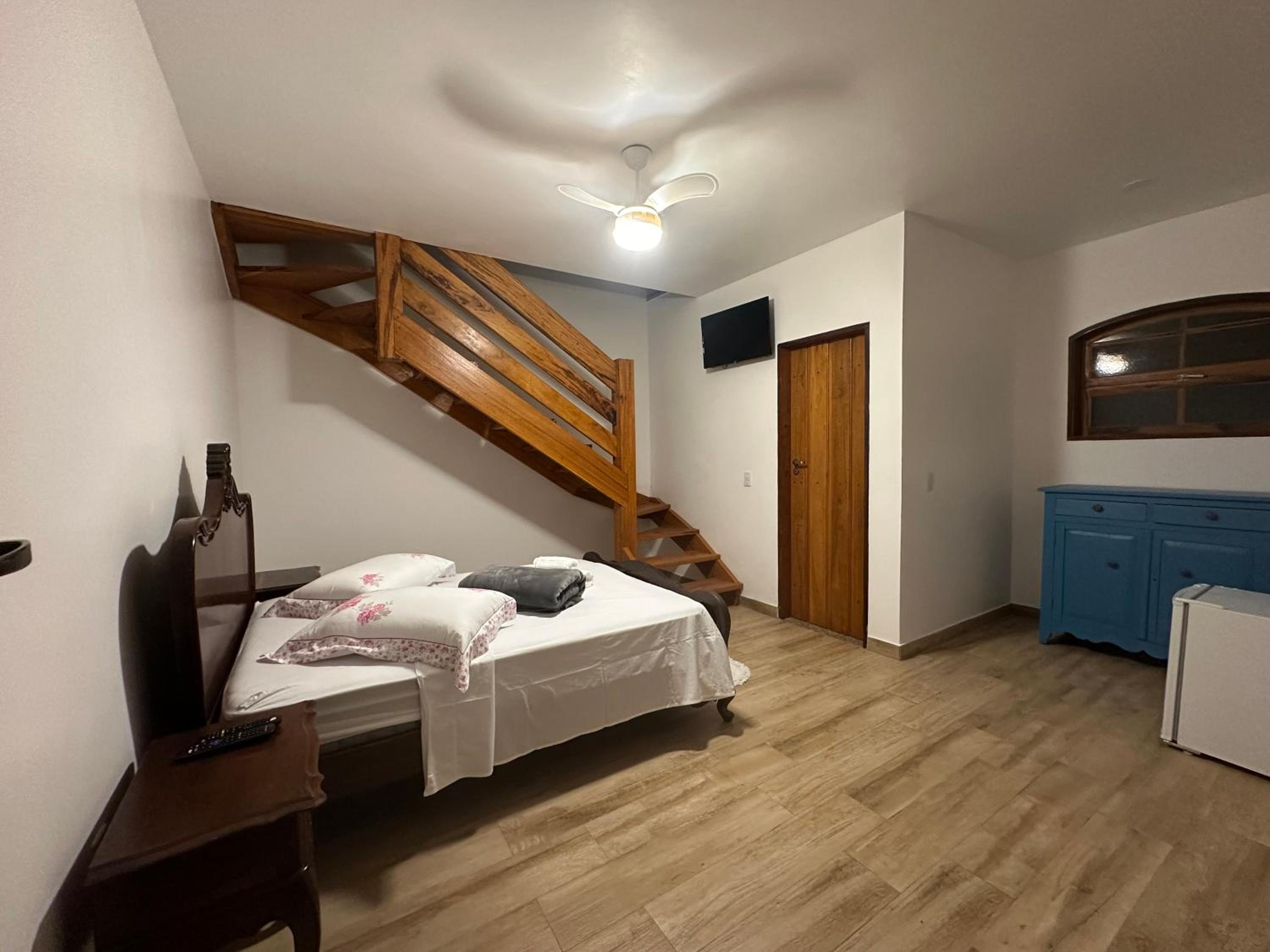 Standard Family Room - Photo 5