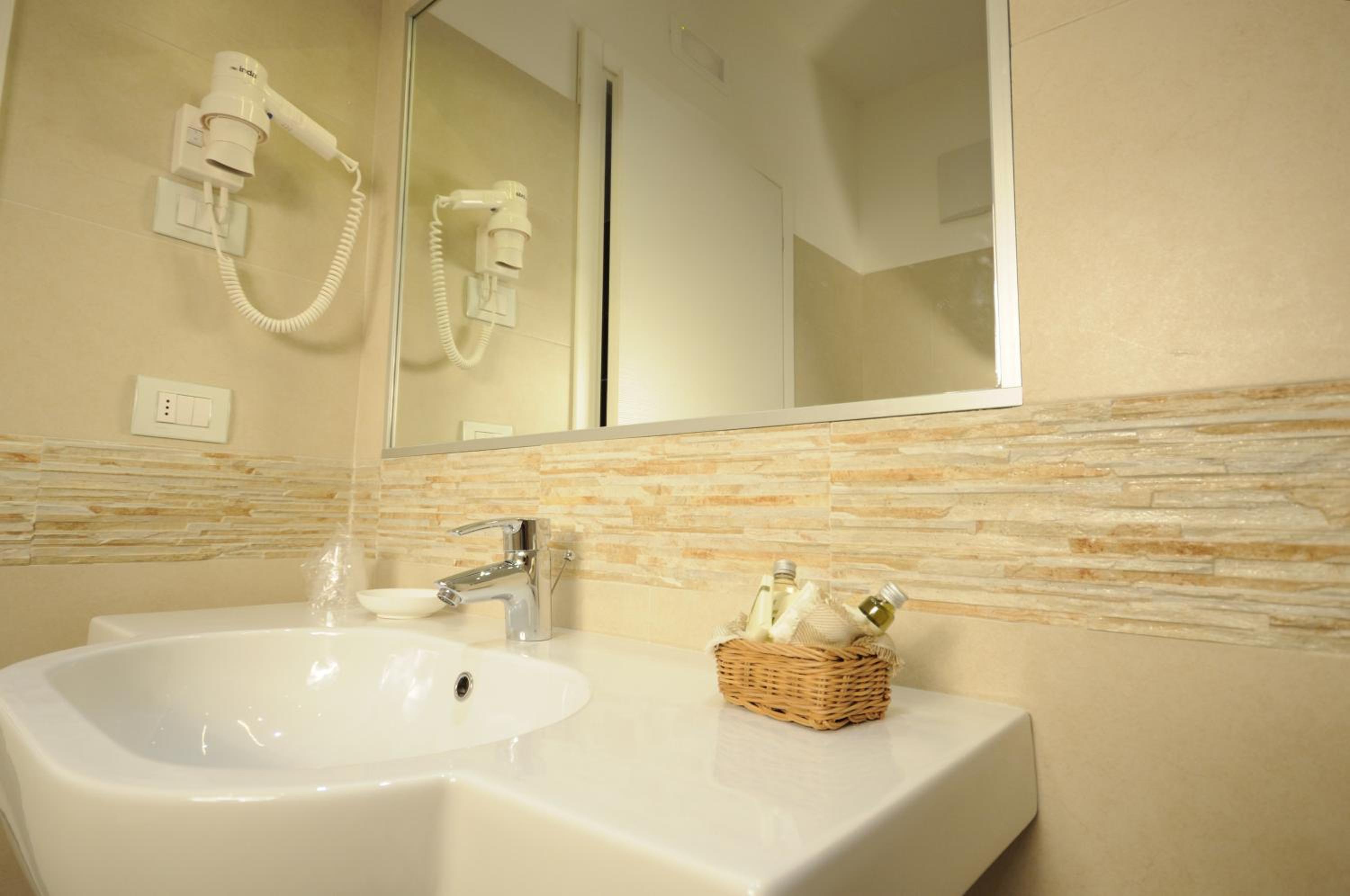 Triple Room with Lake View photo 2