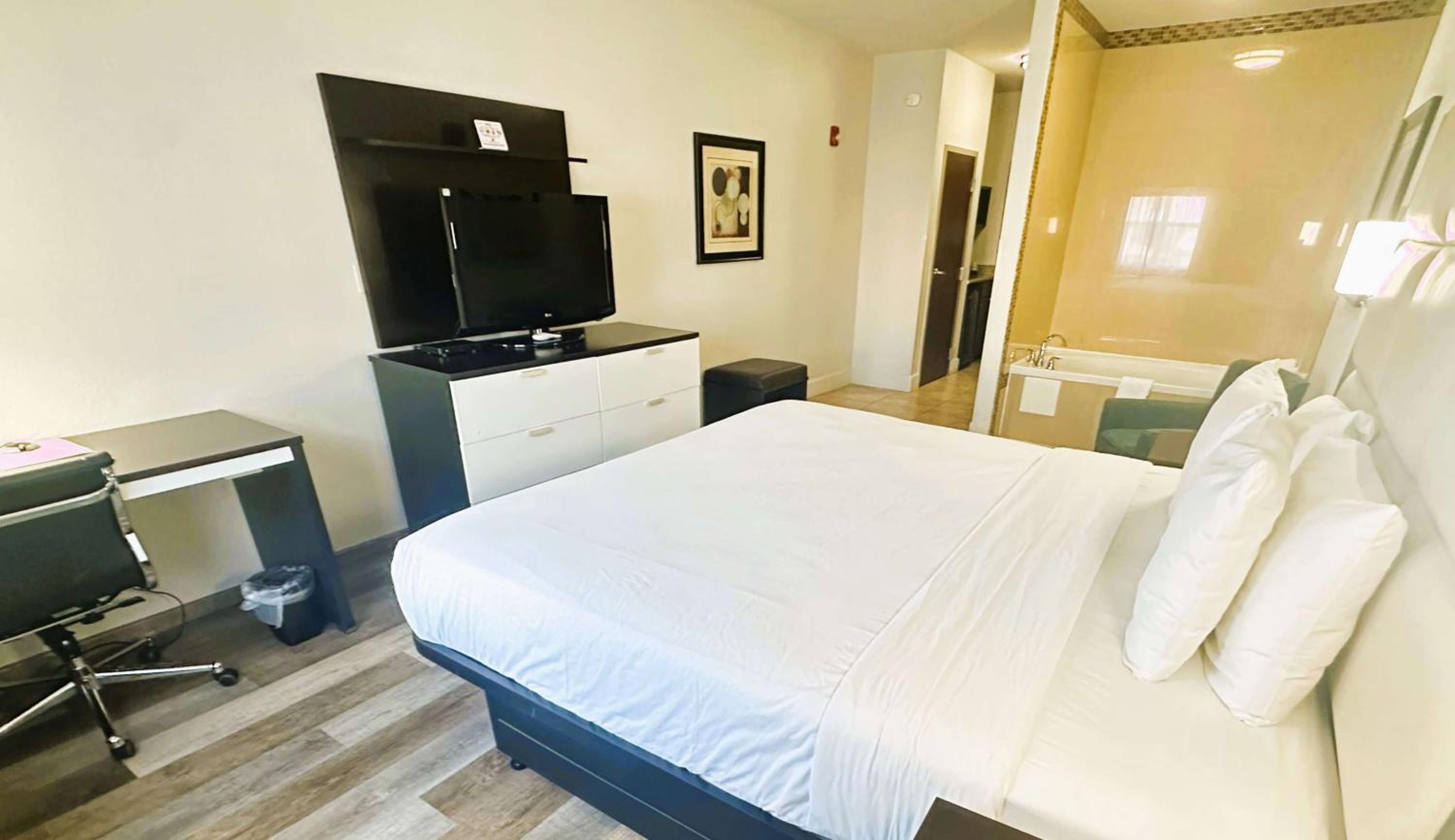 King Room with Whirlpool - Non-smoking