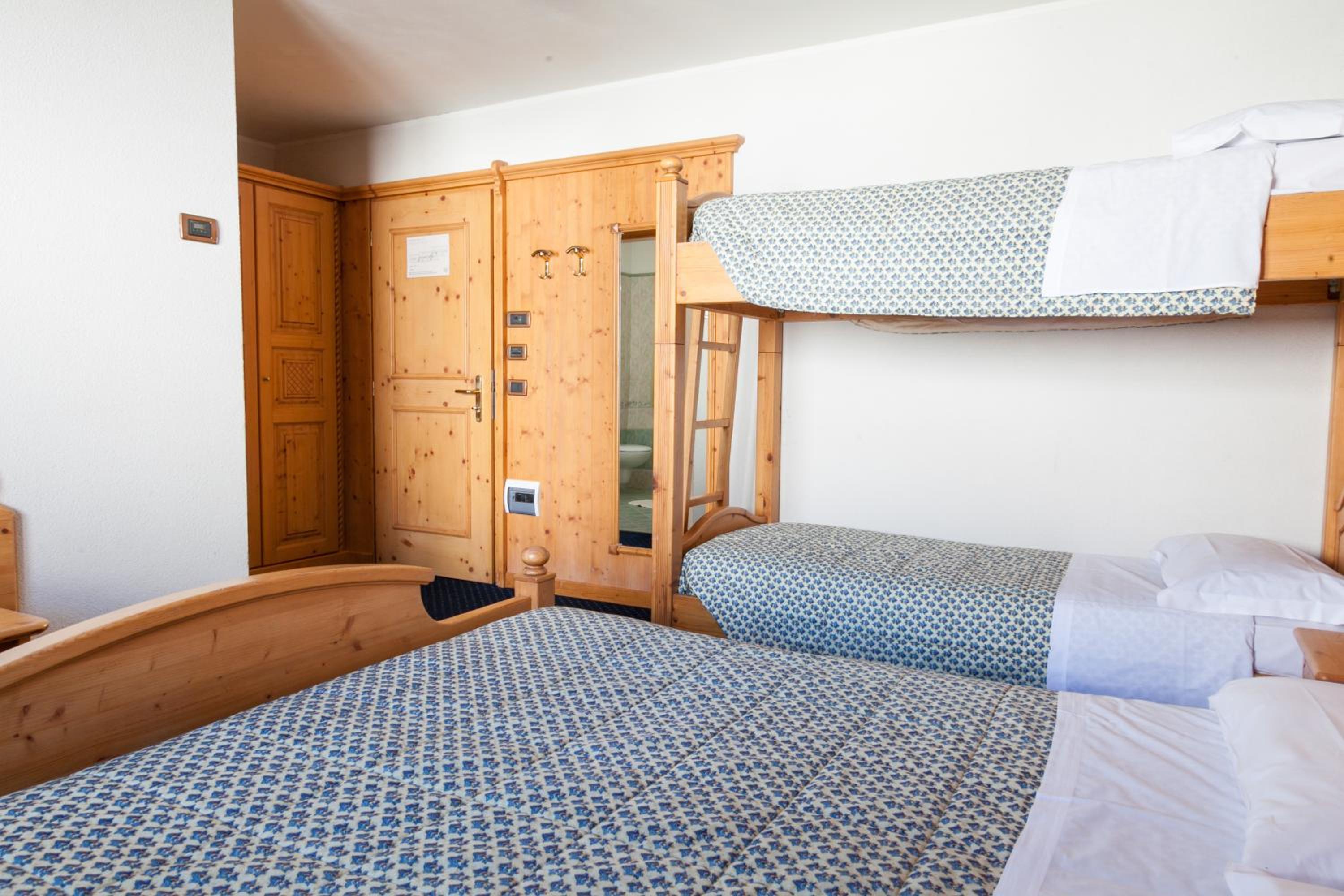 Quadruple Room photo 2
