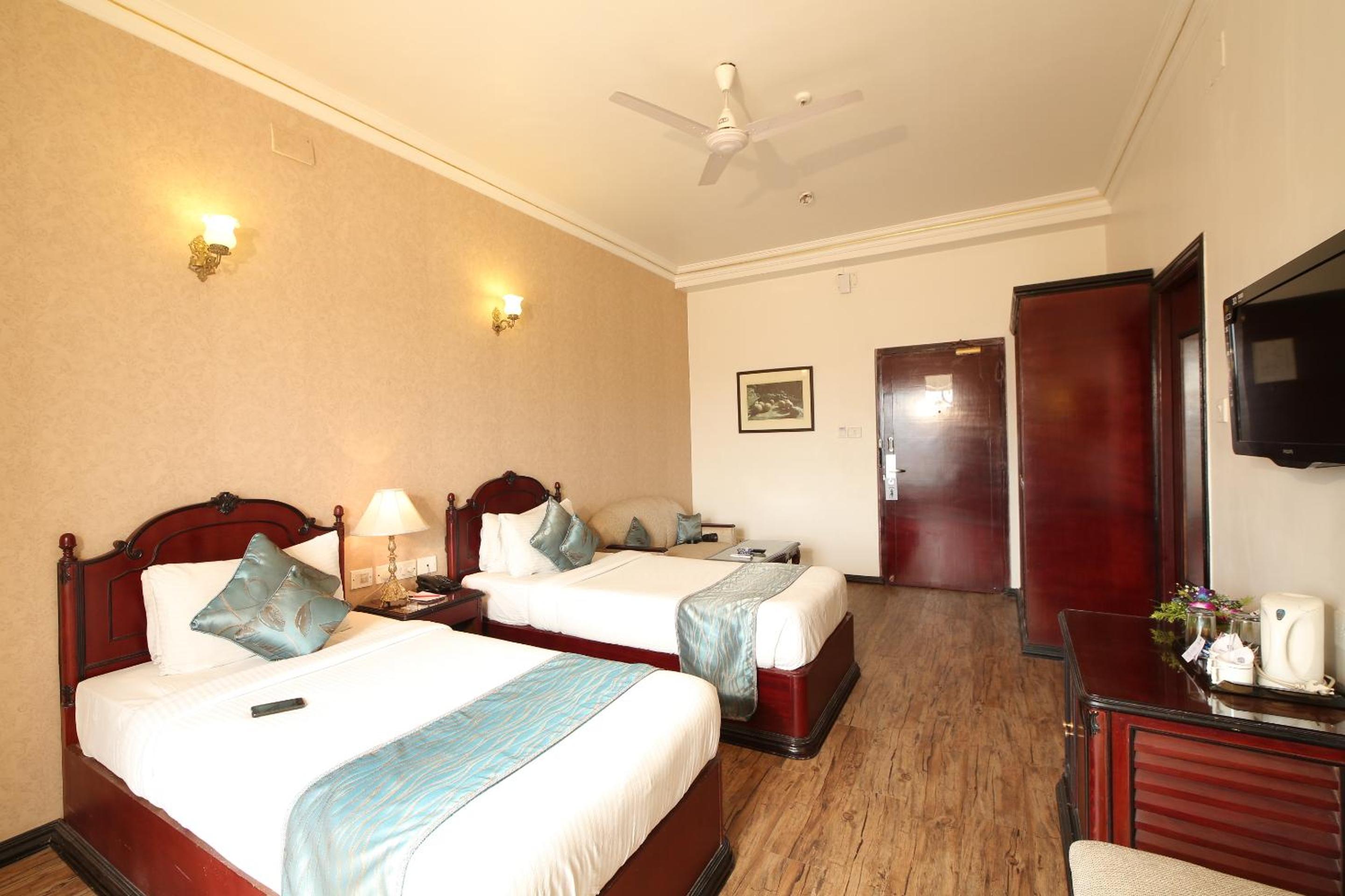 Executive Double Room - Photo 12