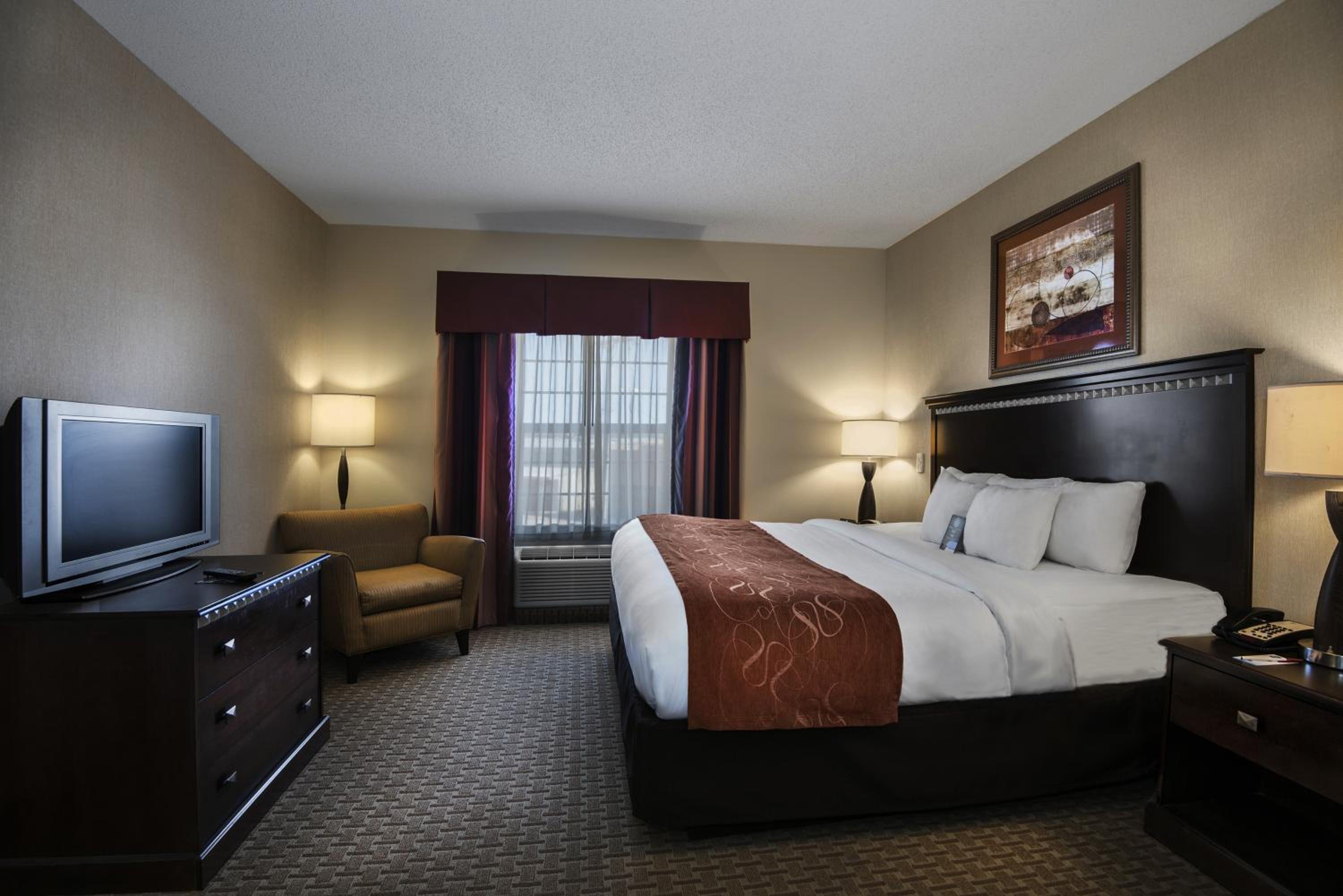 King Suite - Disability Access/Non-Smoking - Photo 1