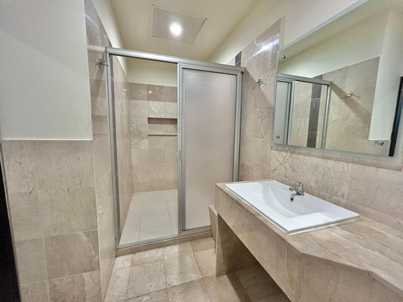 Double Room with Two Double Beds - Photo 6