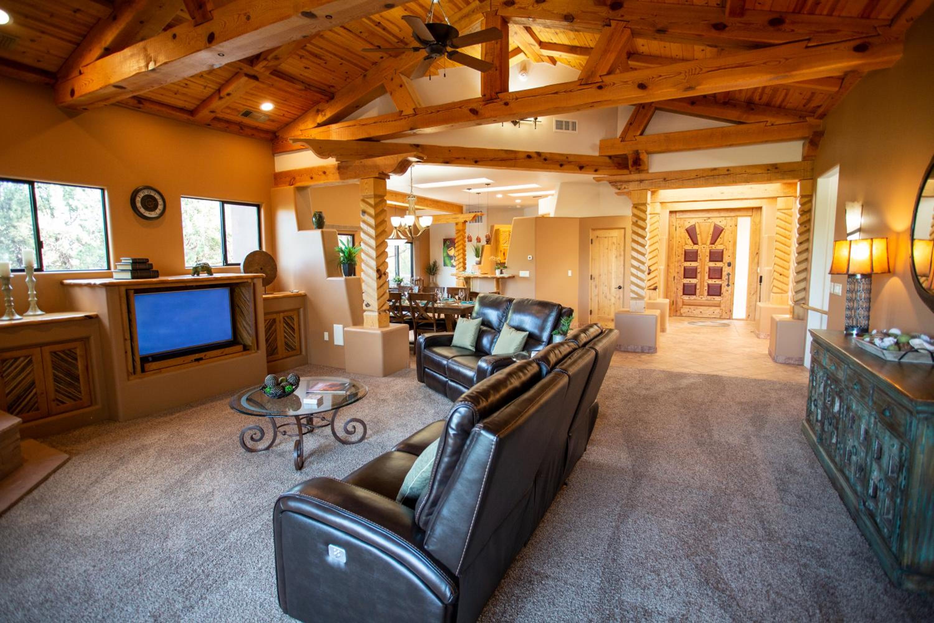 Five-Bedroom House photo 1