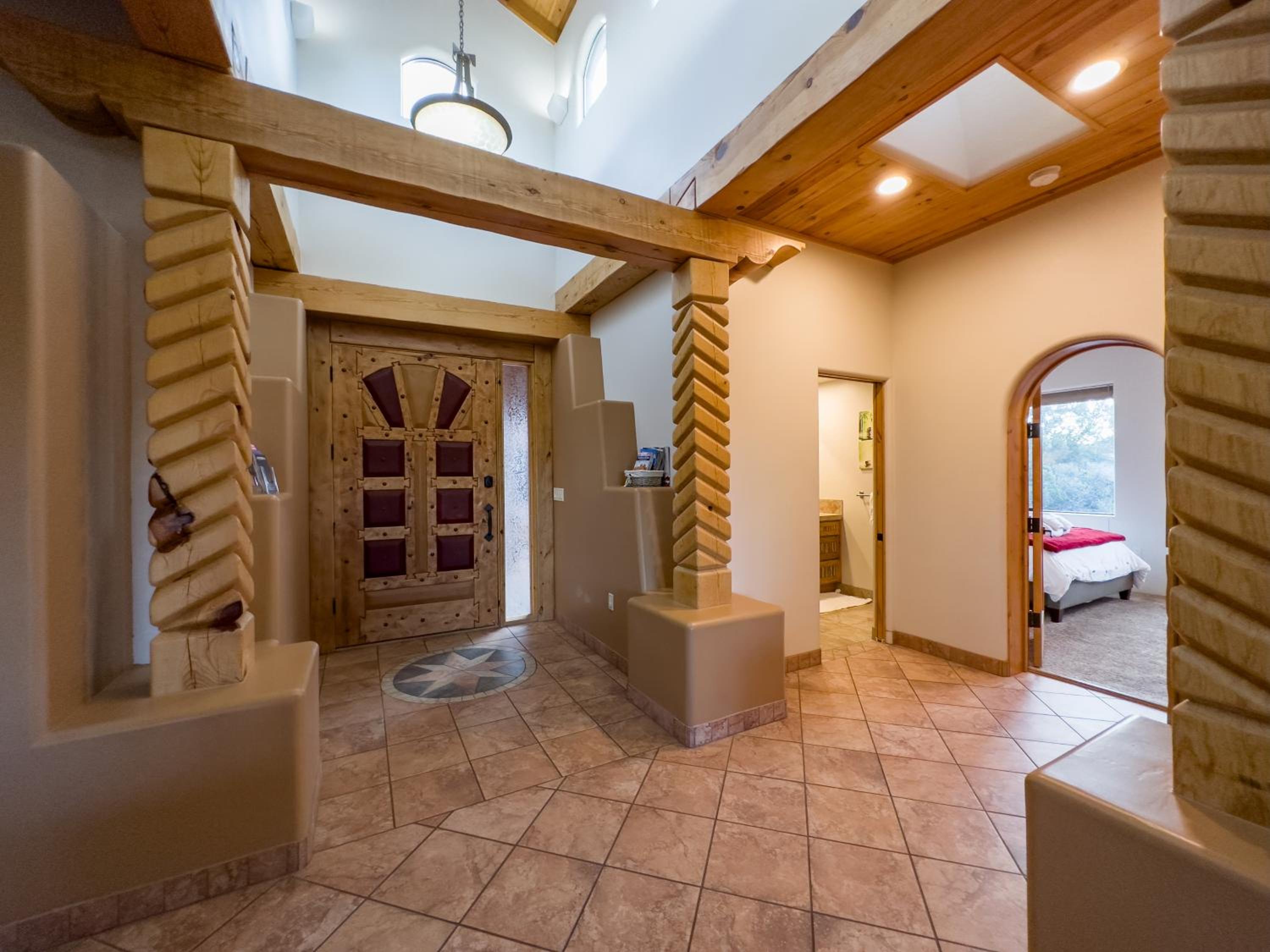 Five-Bedroom House photo 2