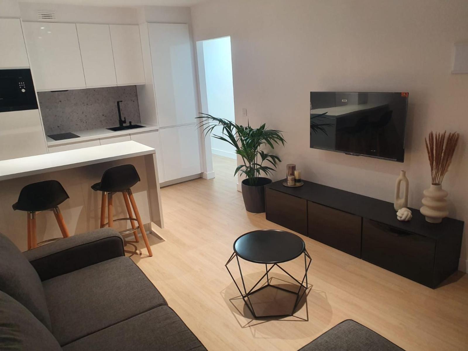 One-Bedroom Apartment photo 3