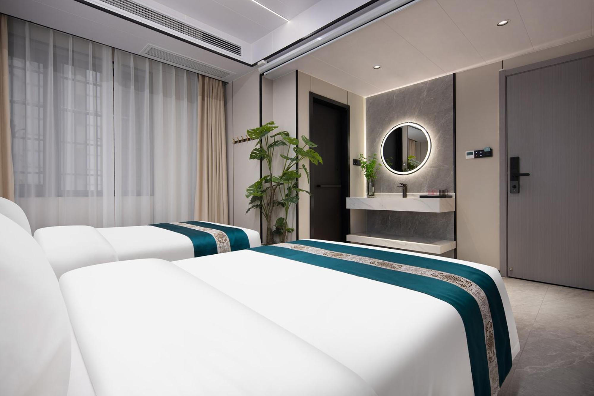 Deluxe Twin Room photo 2