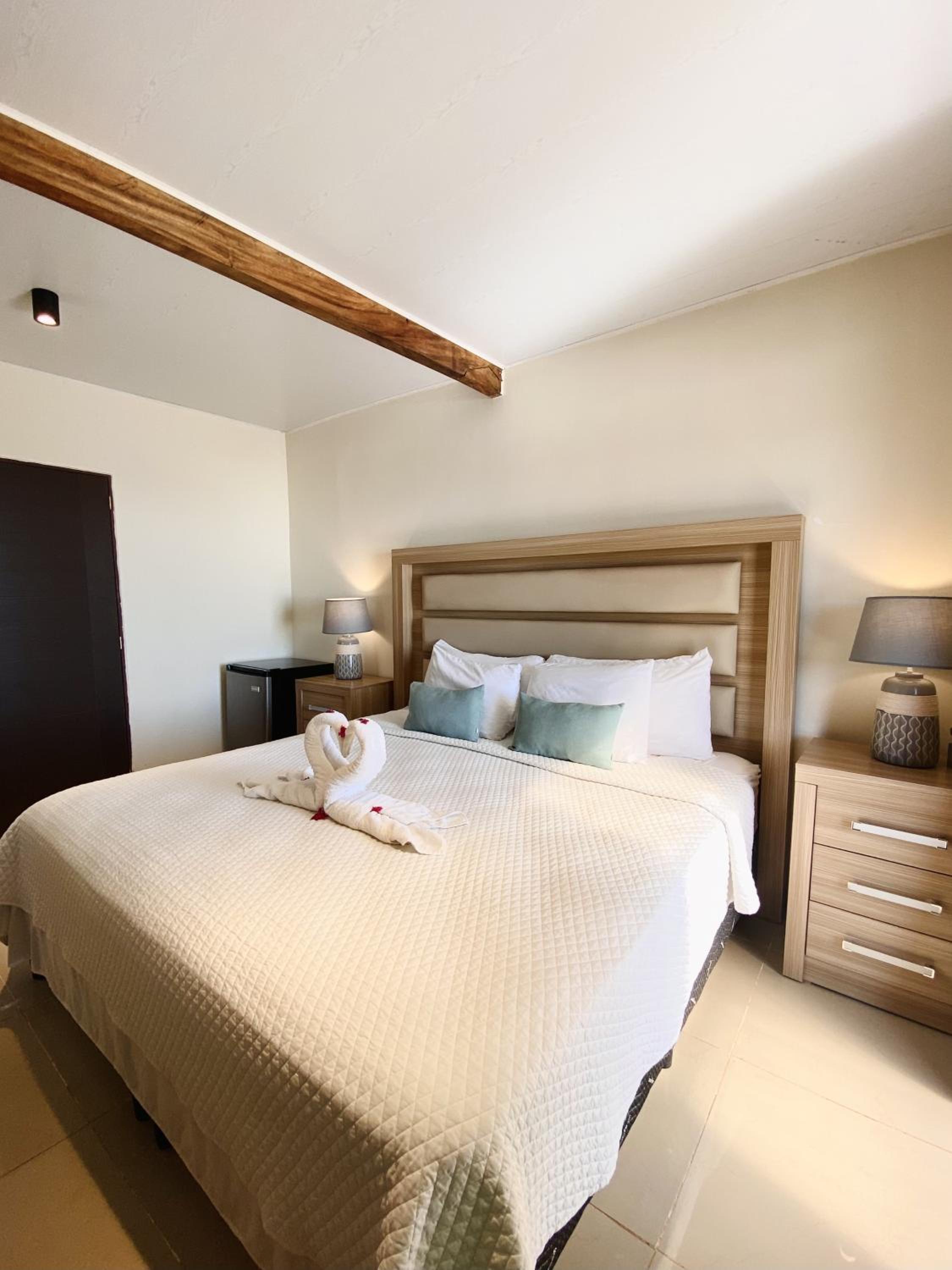 King Suite with Balcony photo 2