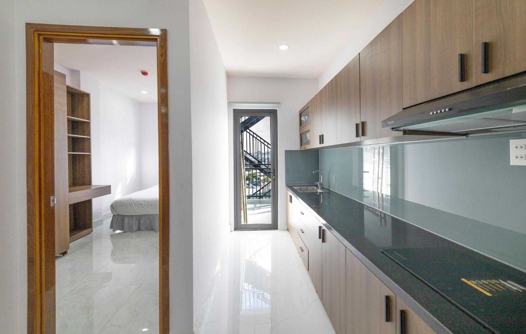 One-Bedroom Apartment - Photo 4