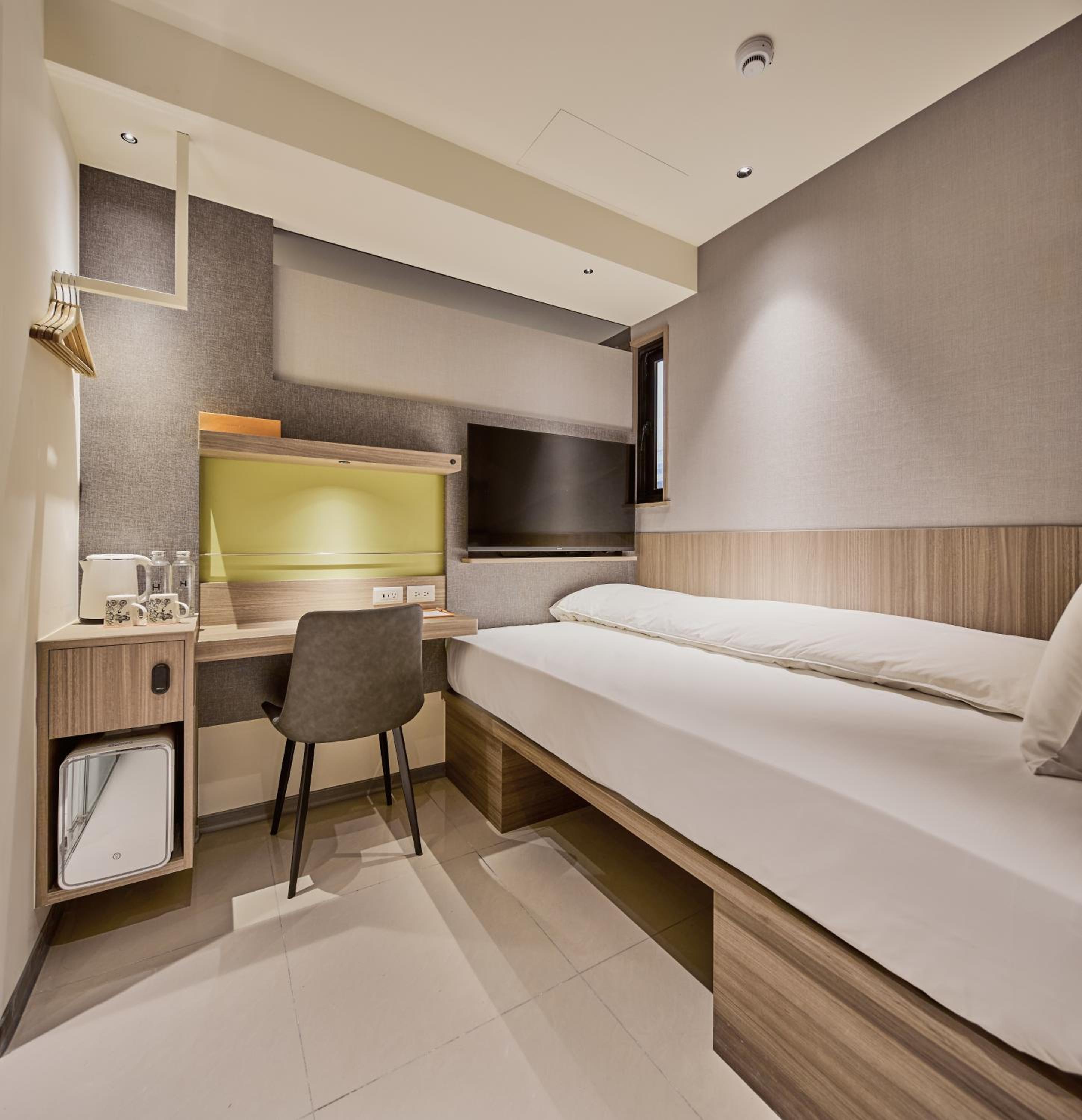 Single Room with Private Bathroom