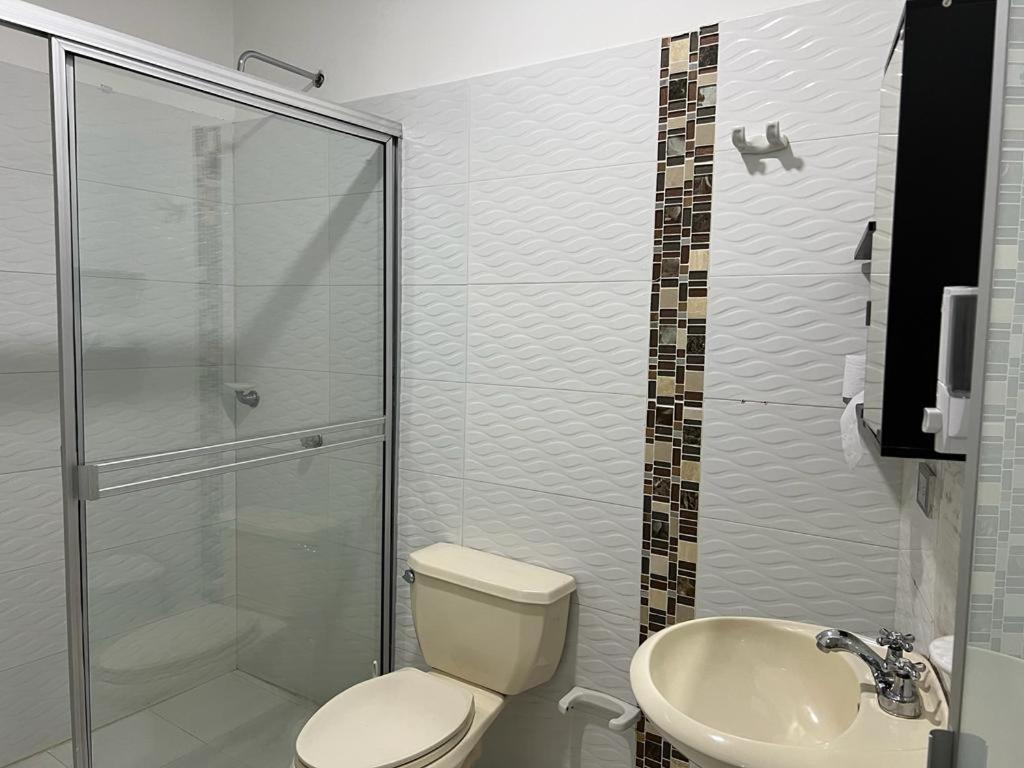Deluxe King Suite photo 3