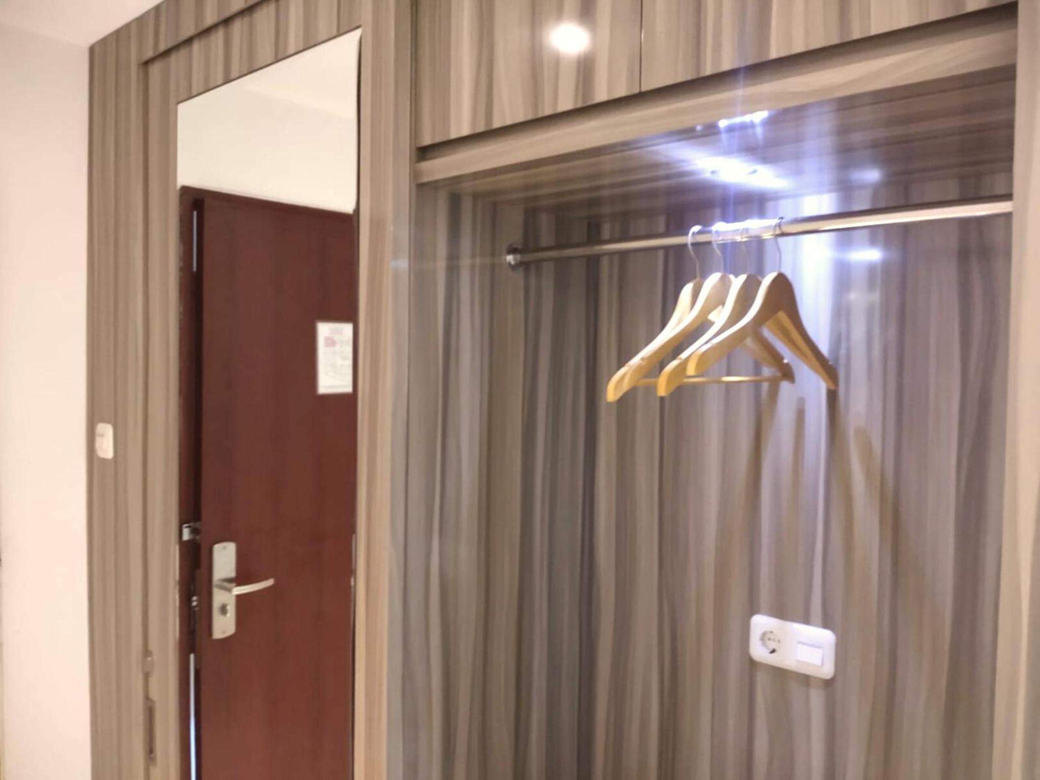 Deluxe King Room - Photo 3