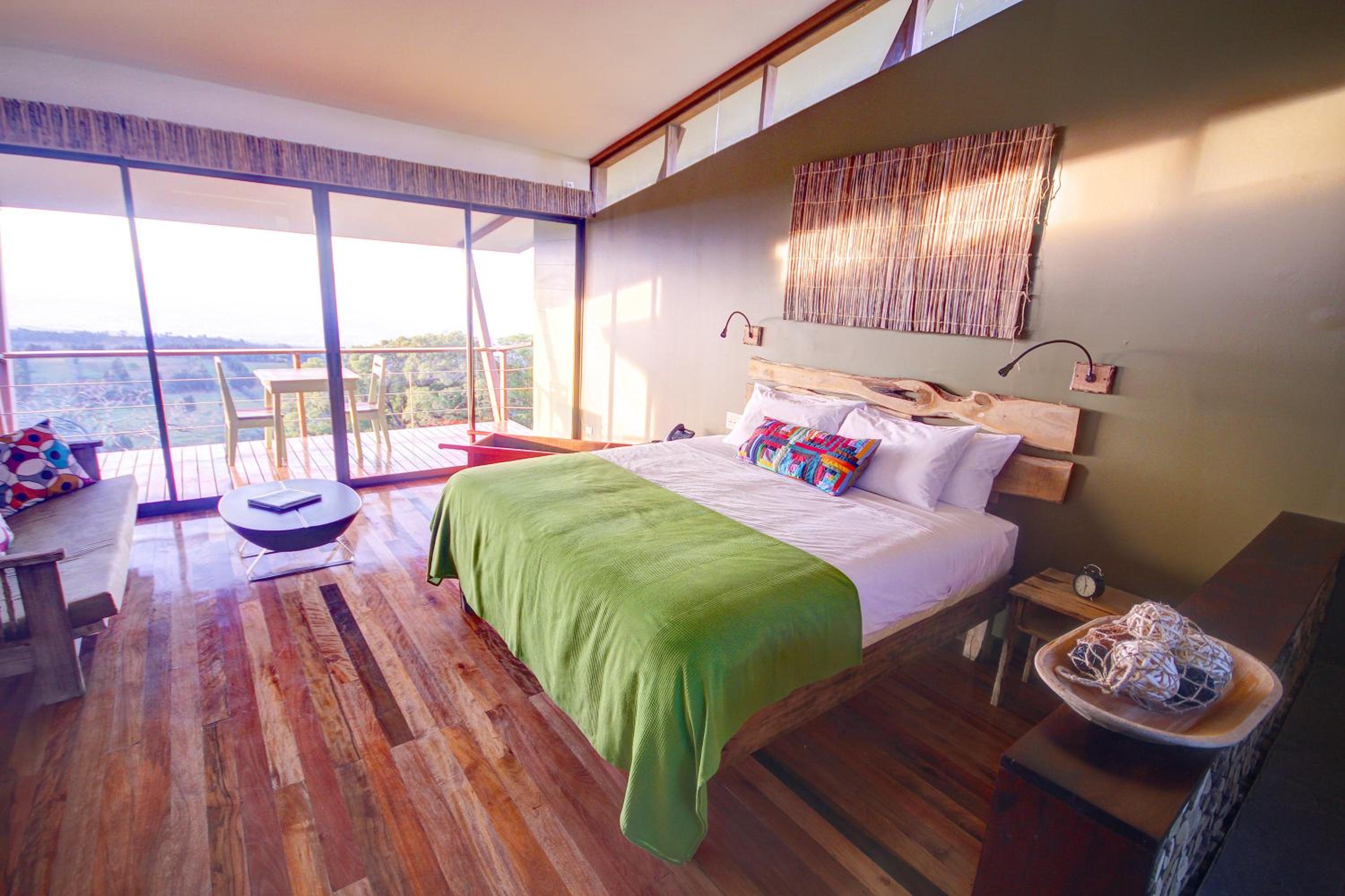 Deluxe King Suite photo 2