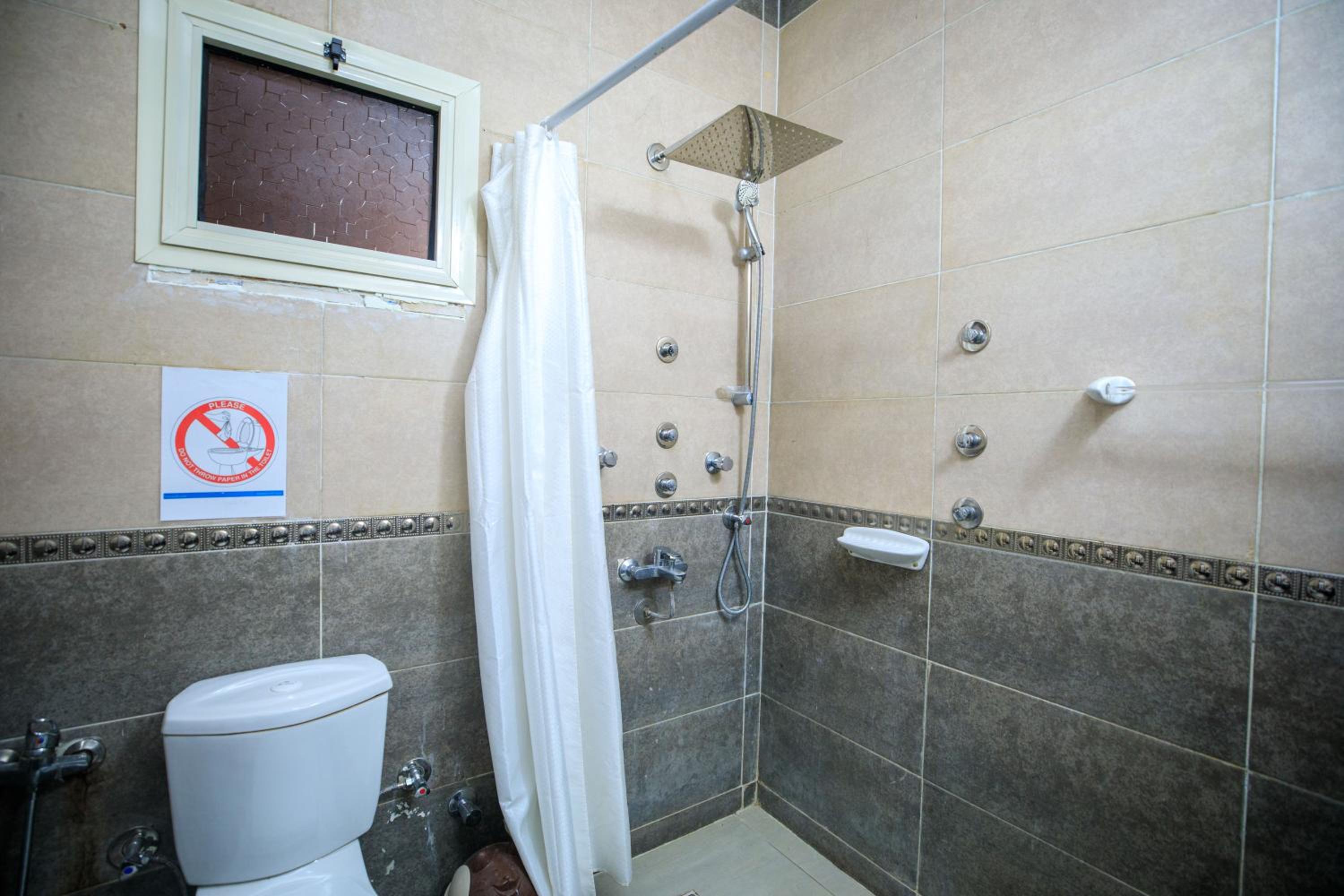 Deluxe Quadruple Room - Photo 10