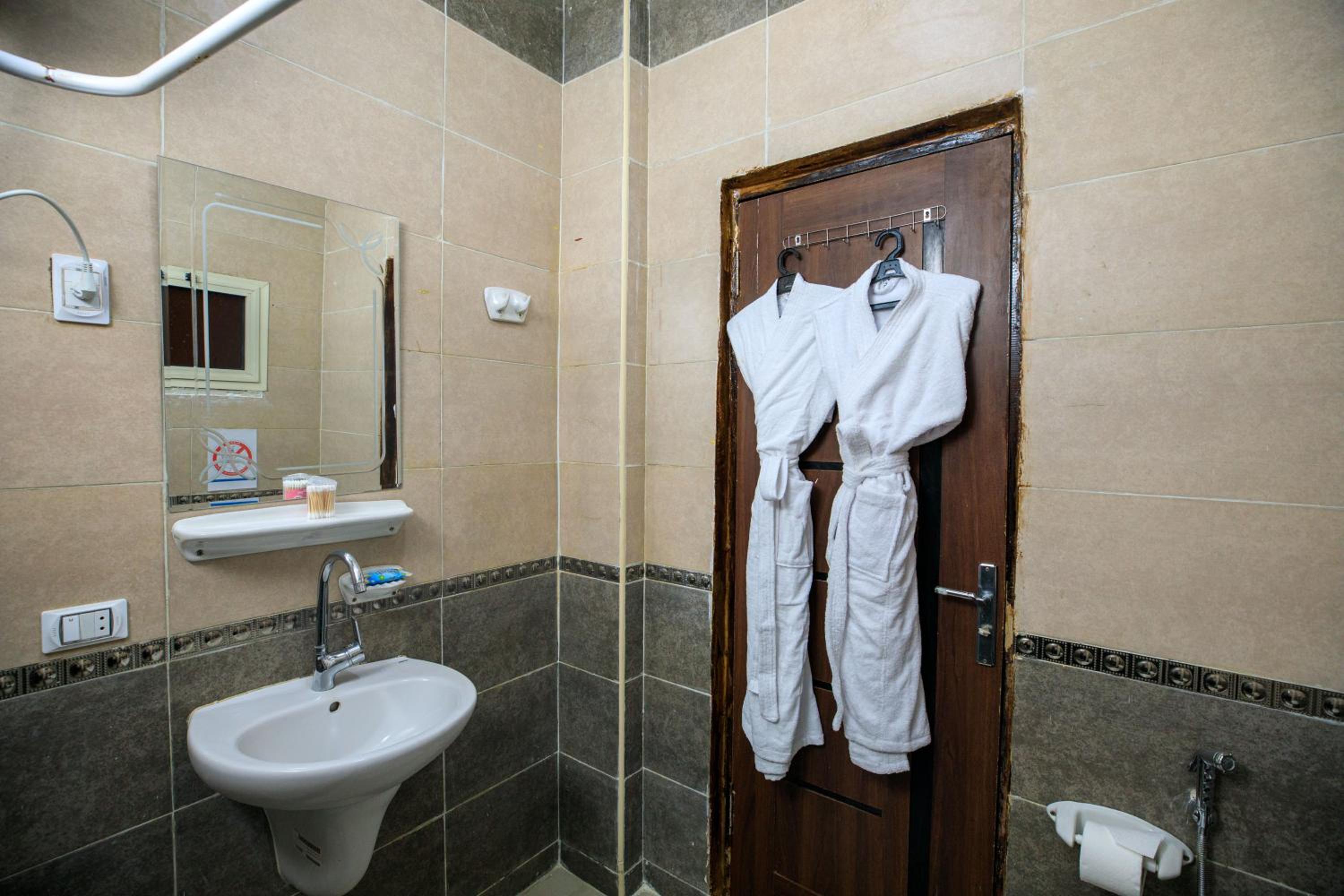 Deluxe Quadruple Room - Photo 9