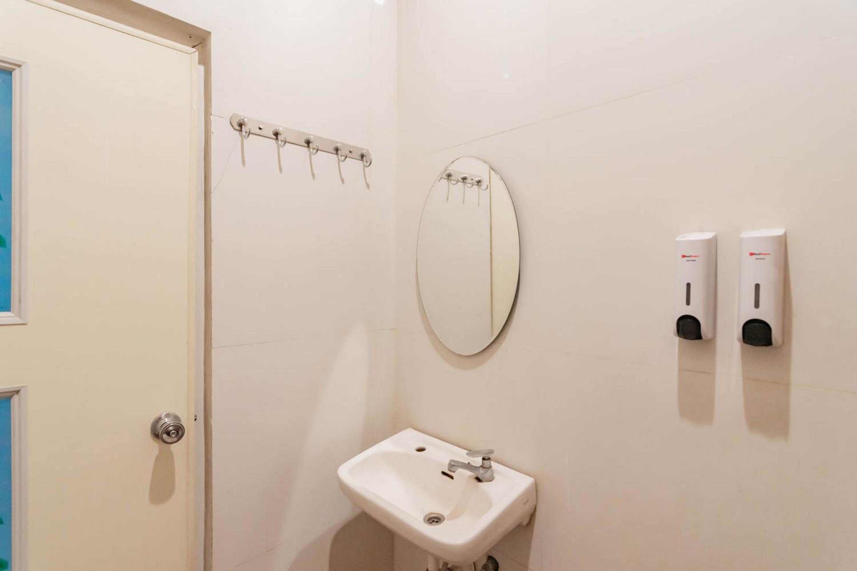 Standard Double Room - Photo 3
