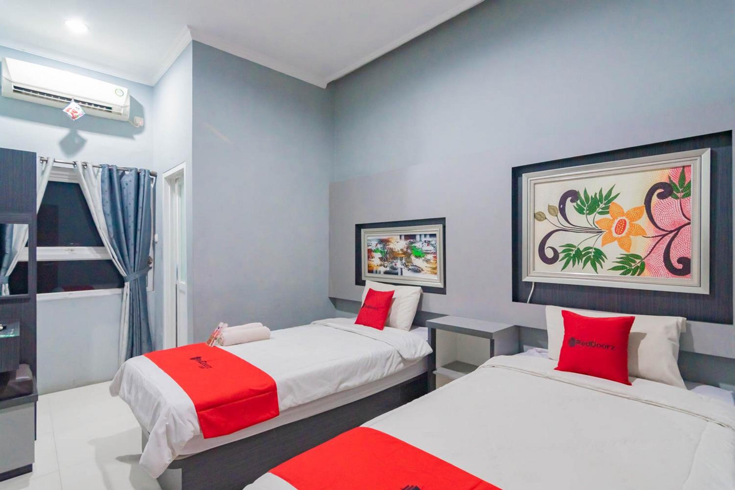 Standard Twin Room - Photo 5