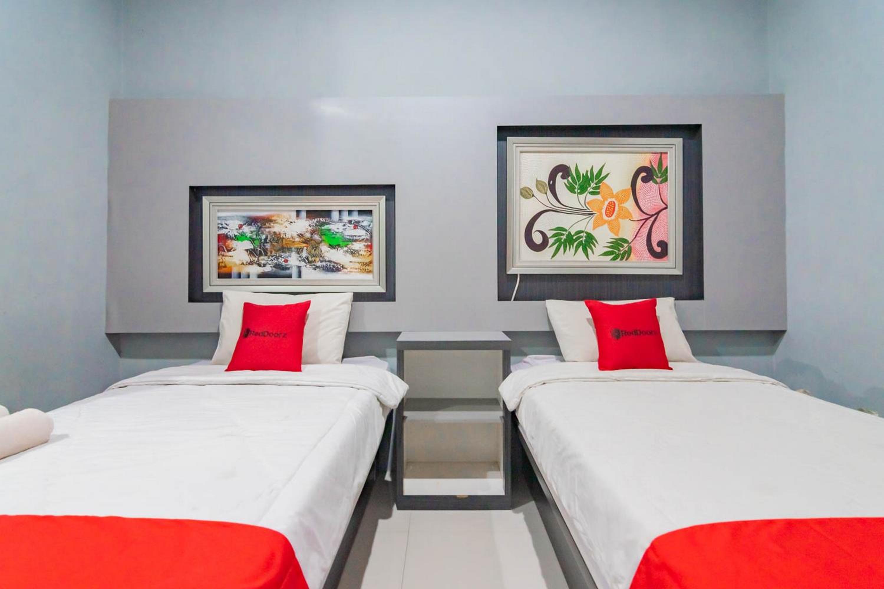 Standard Twin Room - Photo 7