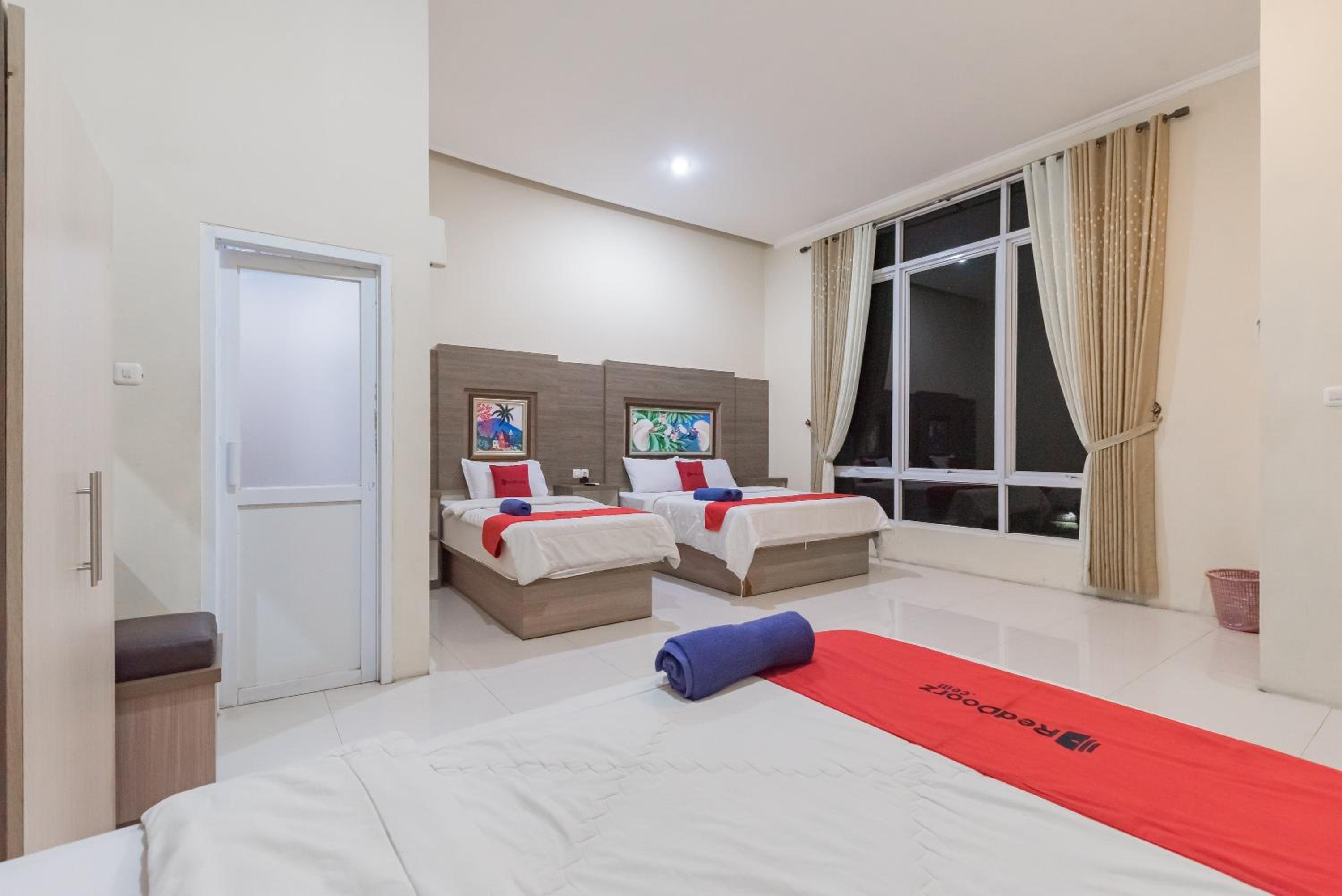 Family Room - Photo 19