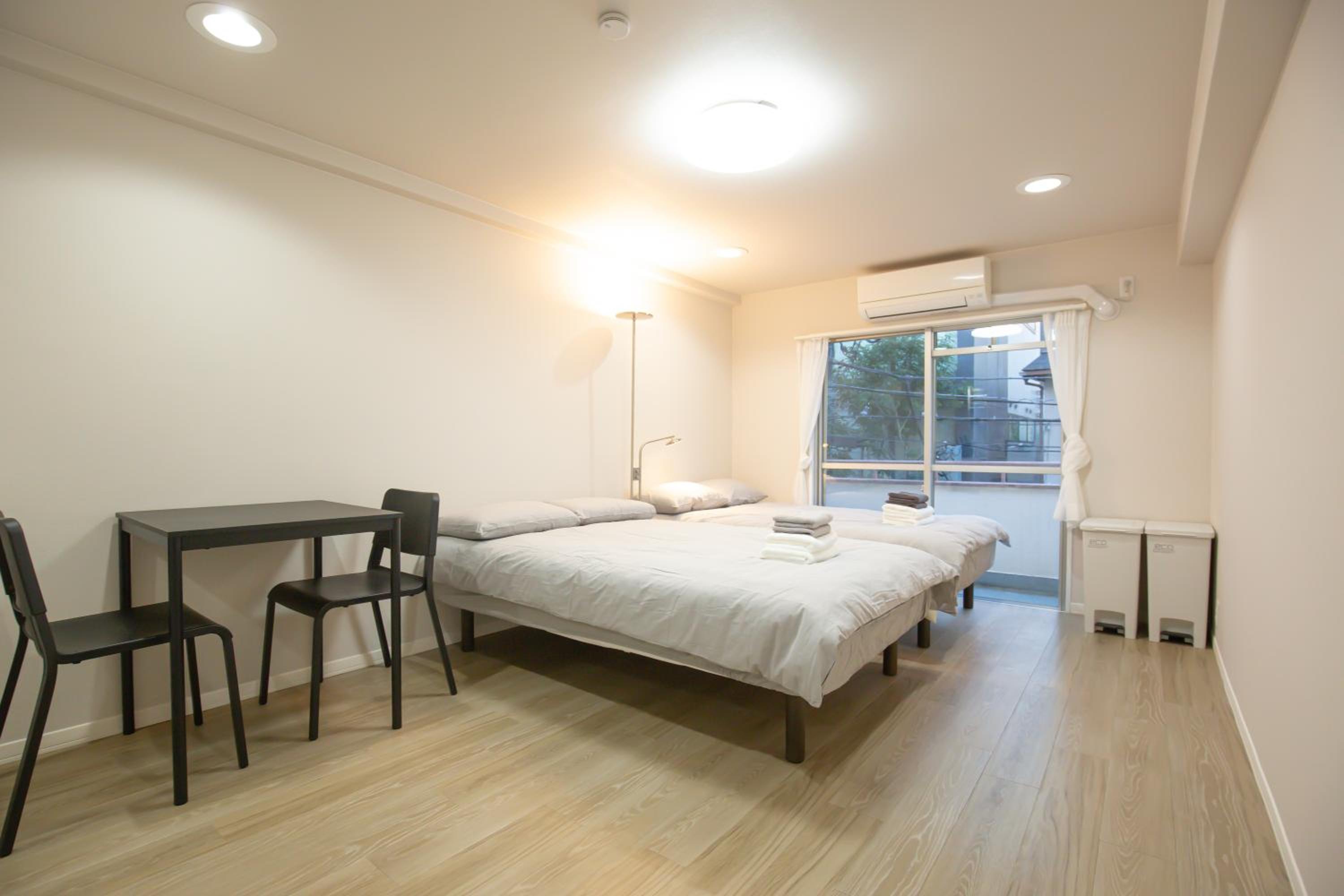 One-Bedroom Apartment photo 1